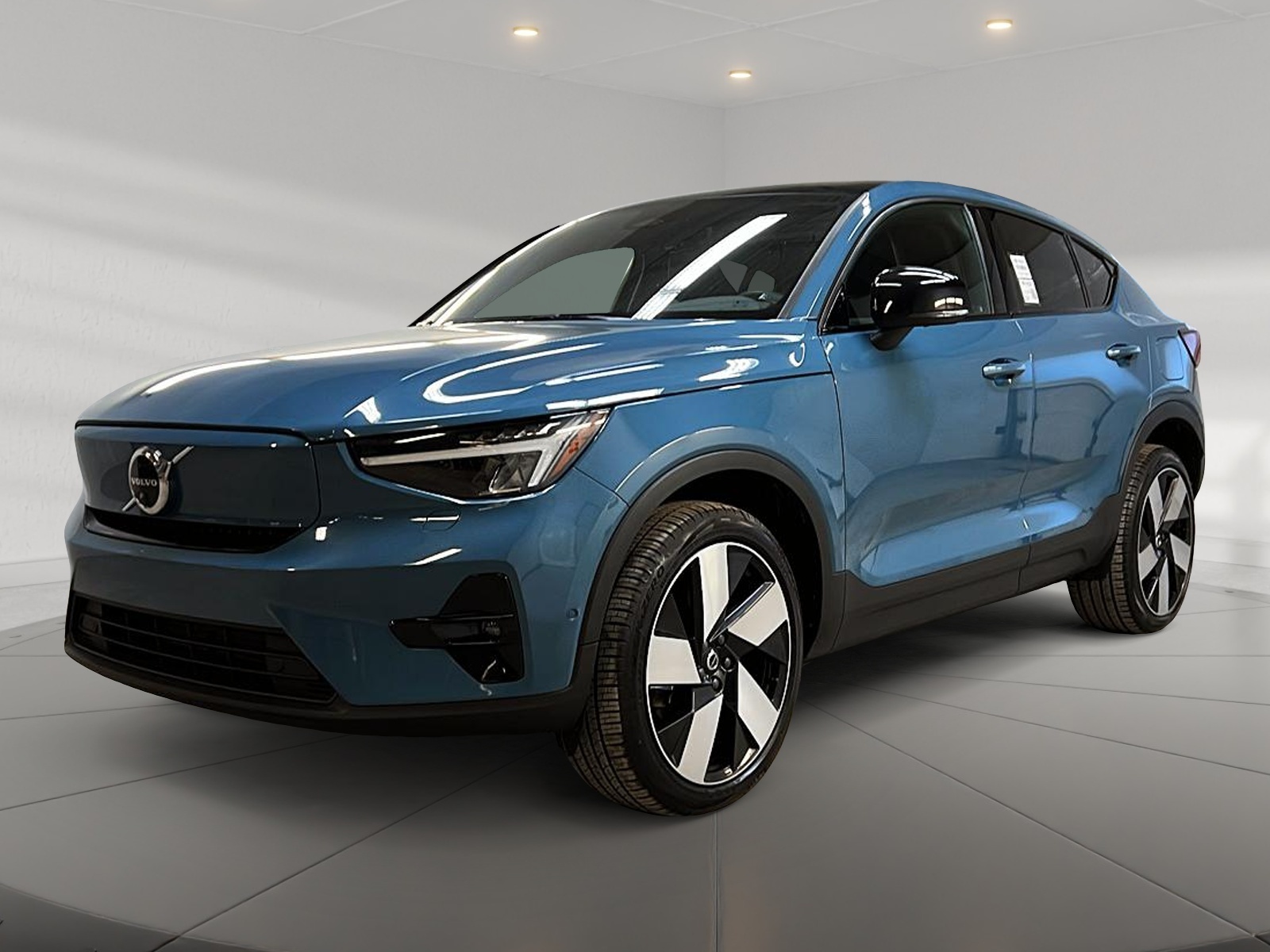 Volvo C40 2023 - Image #1