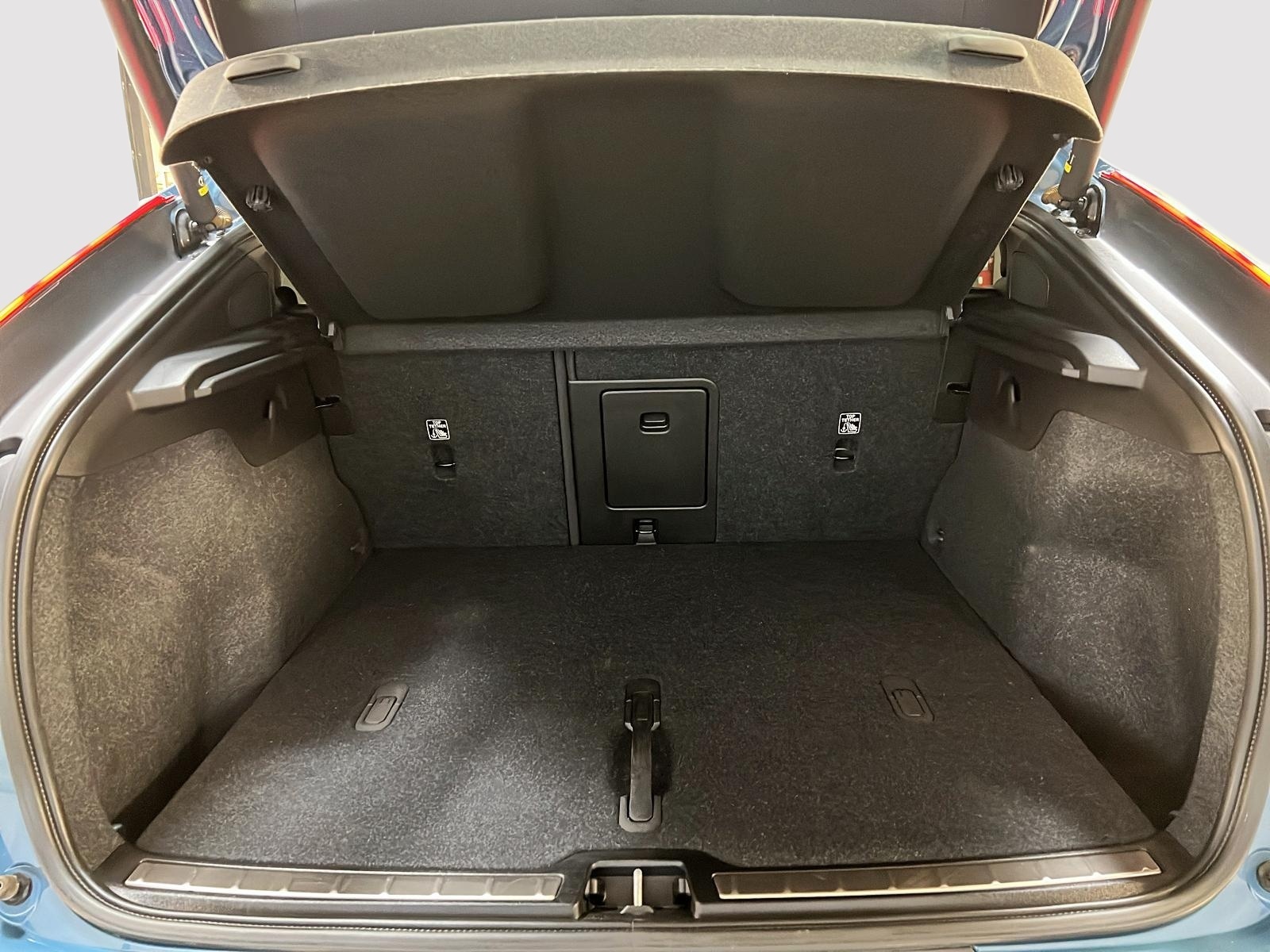 Volvo C40 TWIN RECHARGE ULTIMATE 4RM 2023 - image #13