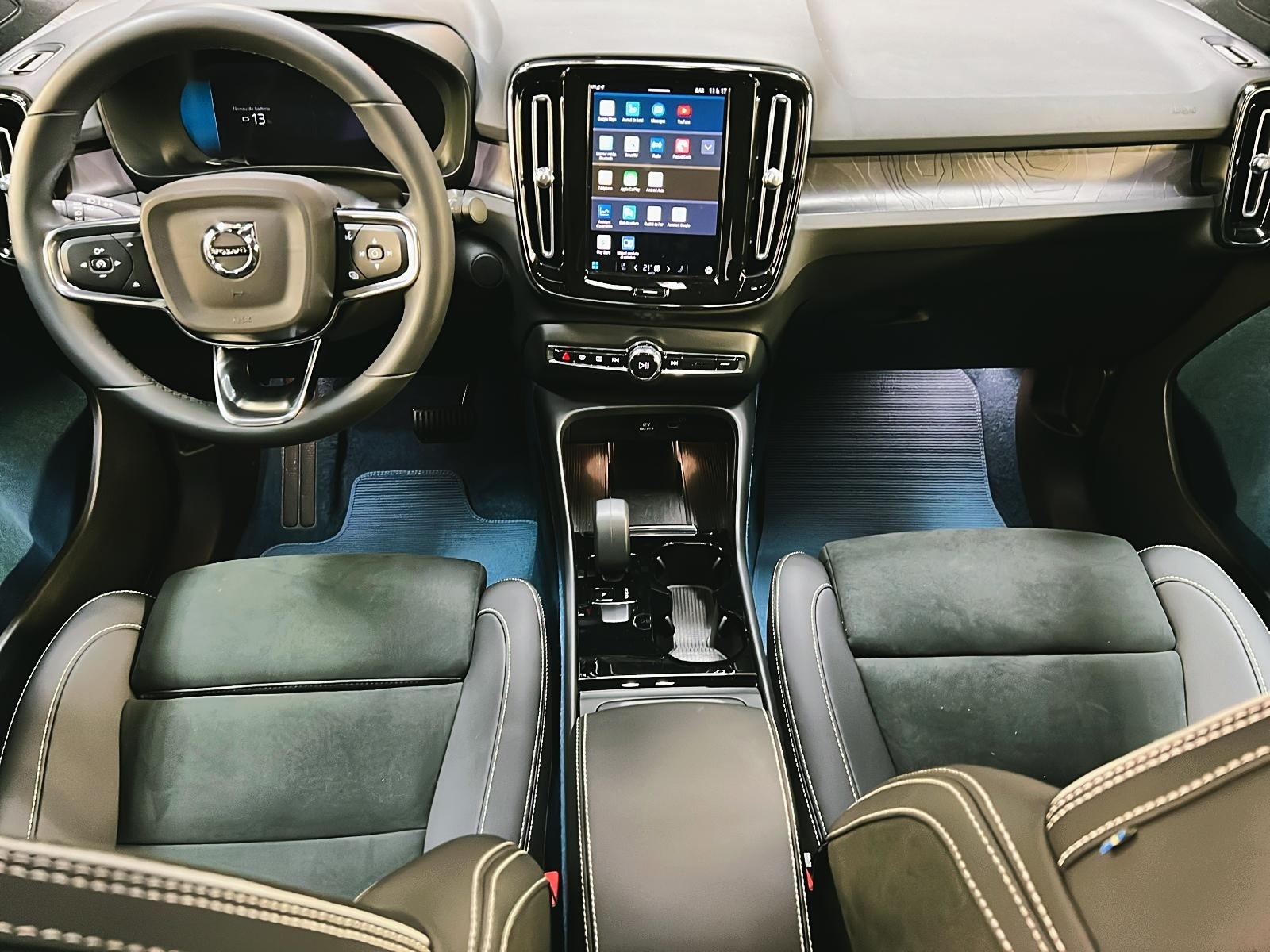 Volvo C40 TWIN RECHARGE ULTIMATE 4RM 2023 - image #11