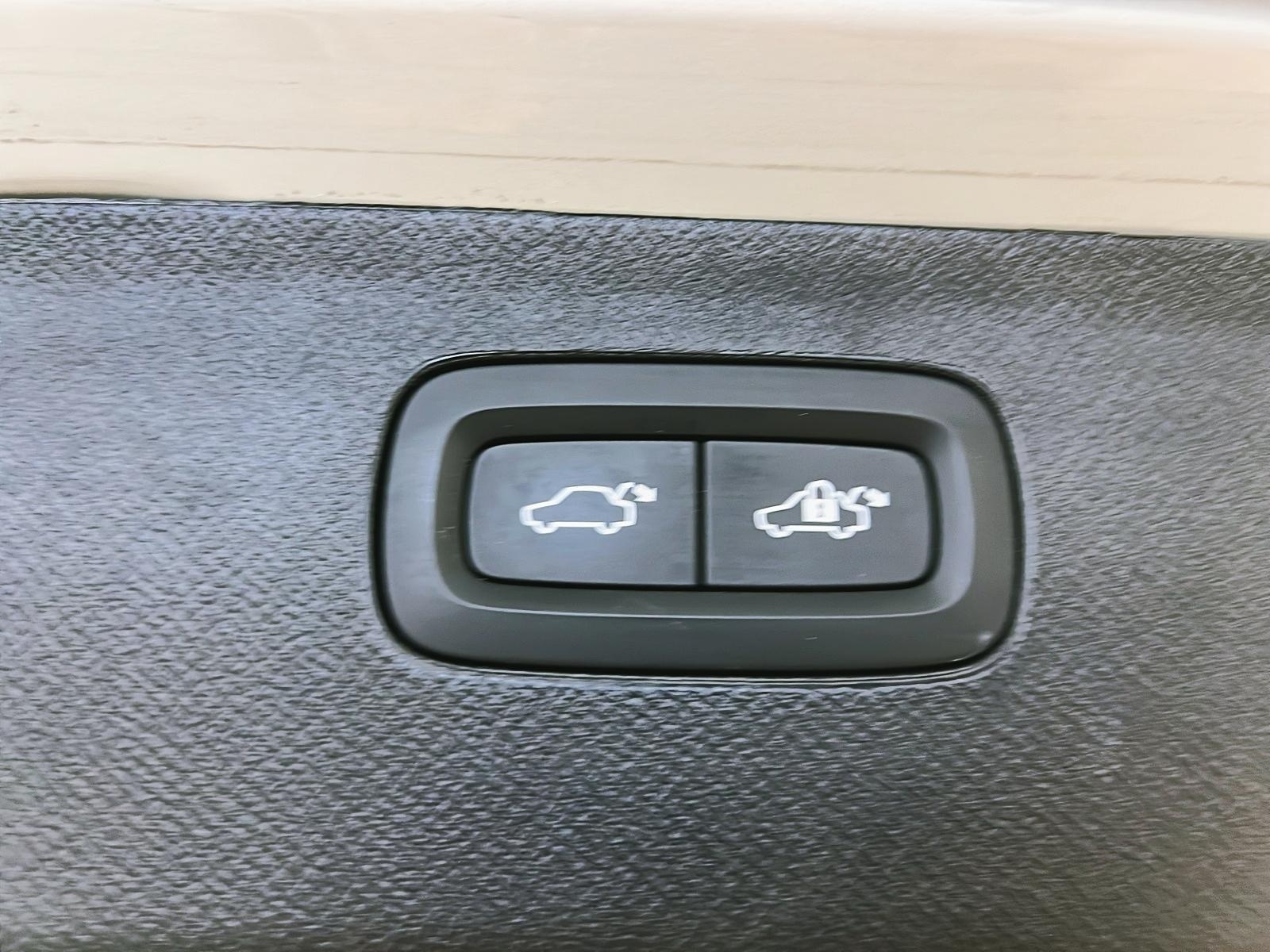 Volvo XC90 T8 RECHARGE INSCRIPTION CUIR TOIT PANO NAV 4RM 2022 - image #16