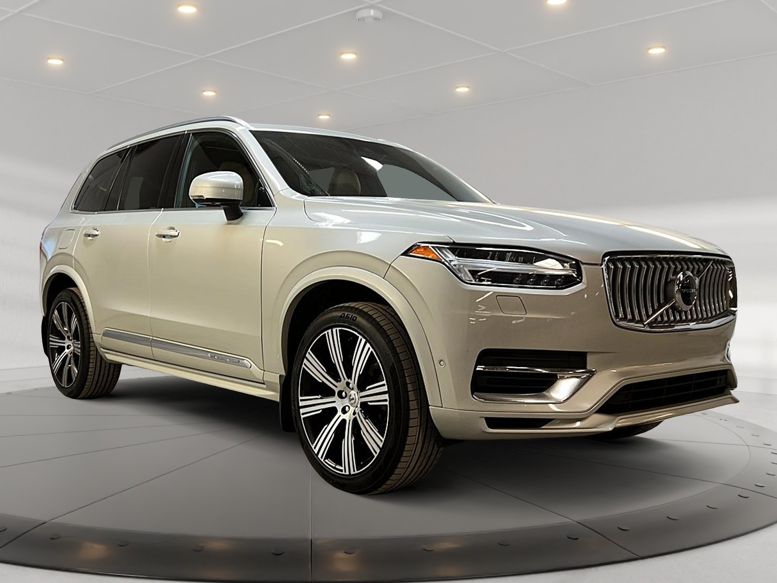 Volvo XC90 T8 RECHARGE INSCRIPTION CUIR TOIT PANO NAV 4RM 2022 - image #3