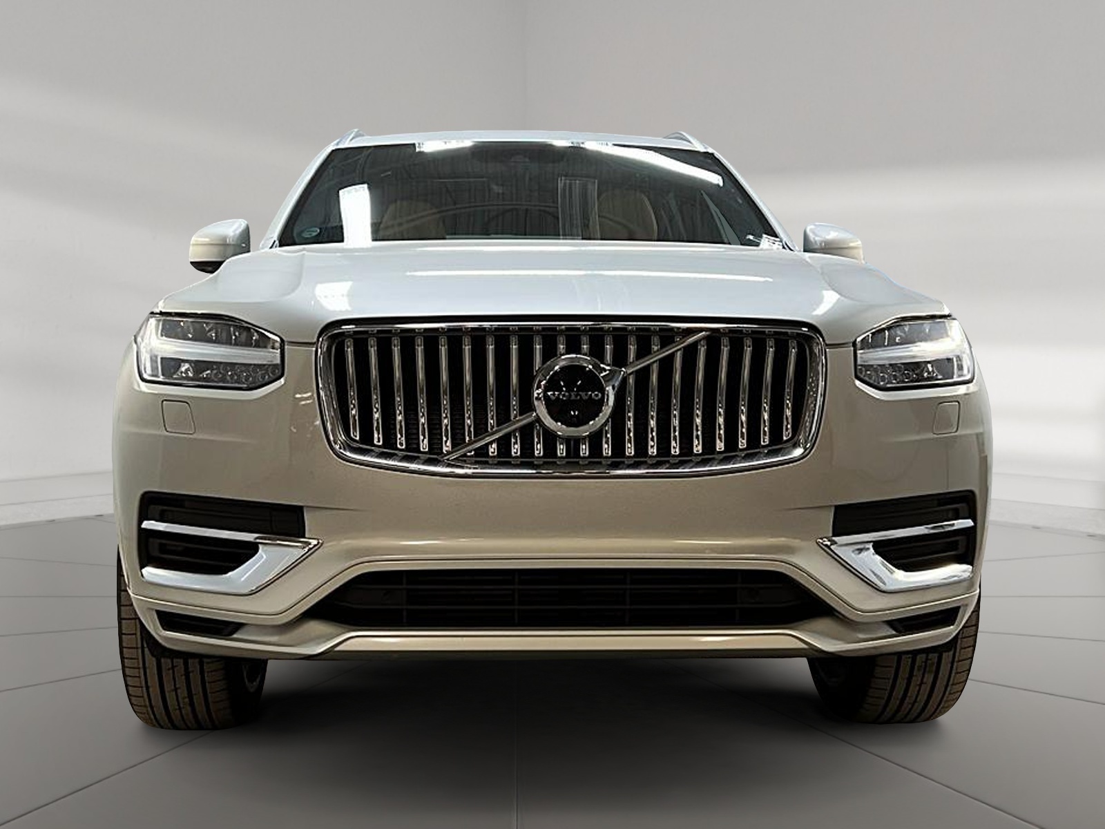Volvo XC90 T8 RECHARGE INSCRIPTION CUIR TOIT PANO NAV 4RM 2022 - image #2