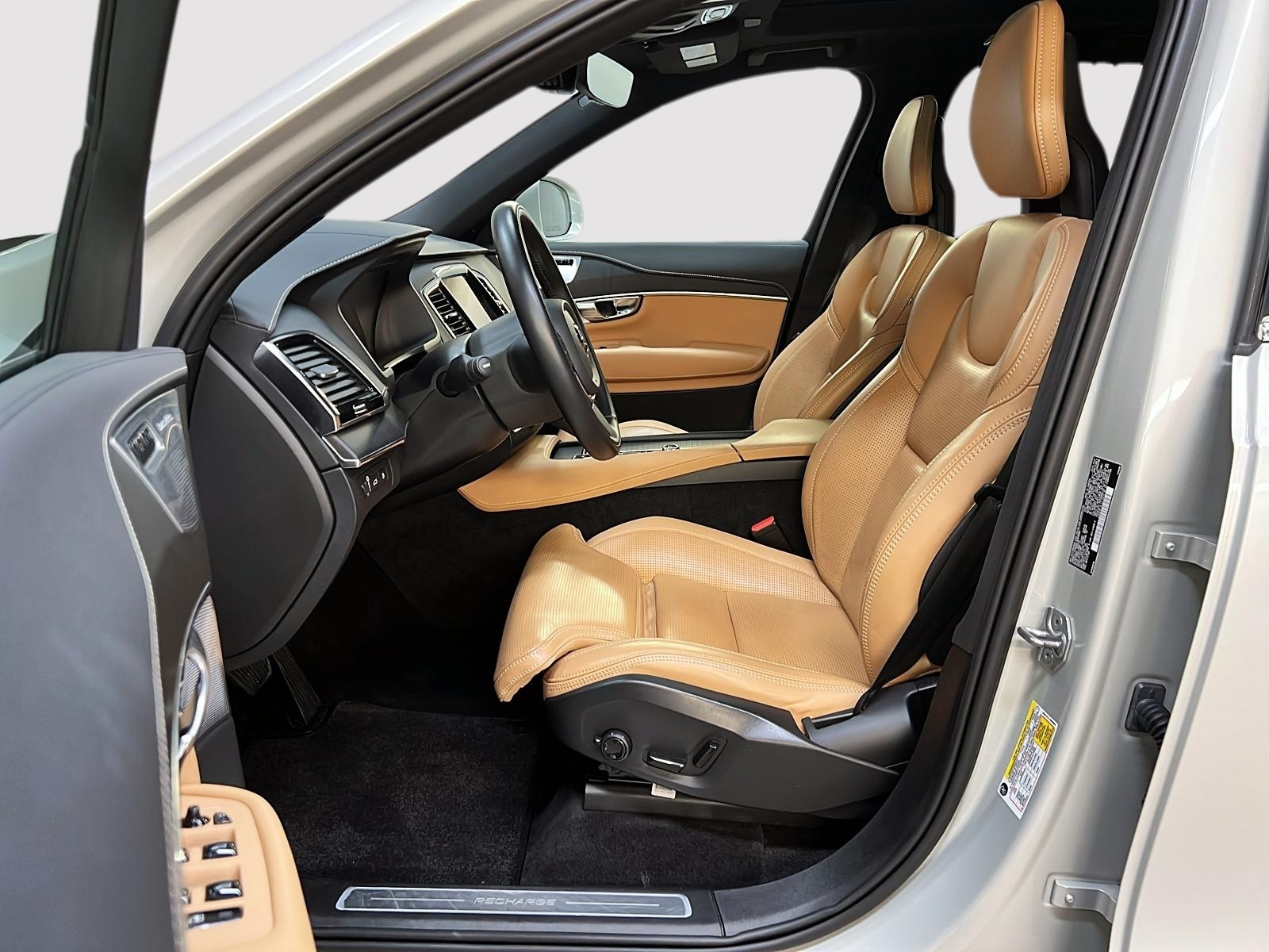 Volvo XC90 T8 RECHARGE INSCRIPTION CUIR TOIT PANO NAV 4RM 2022 - image #7