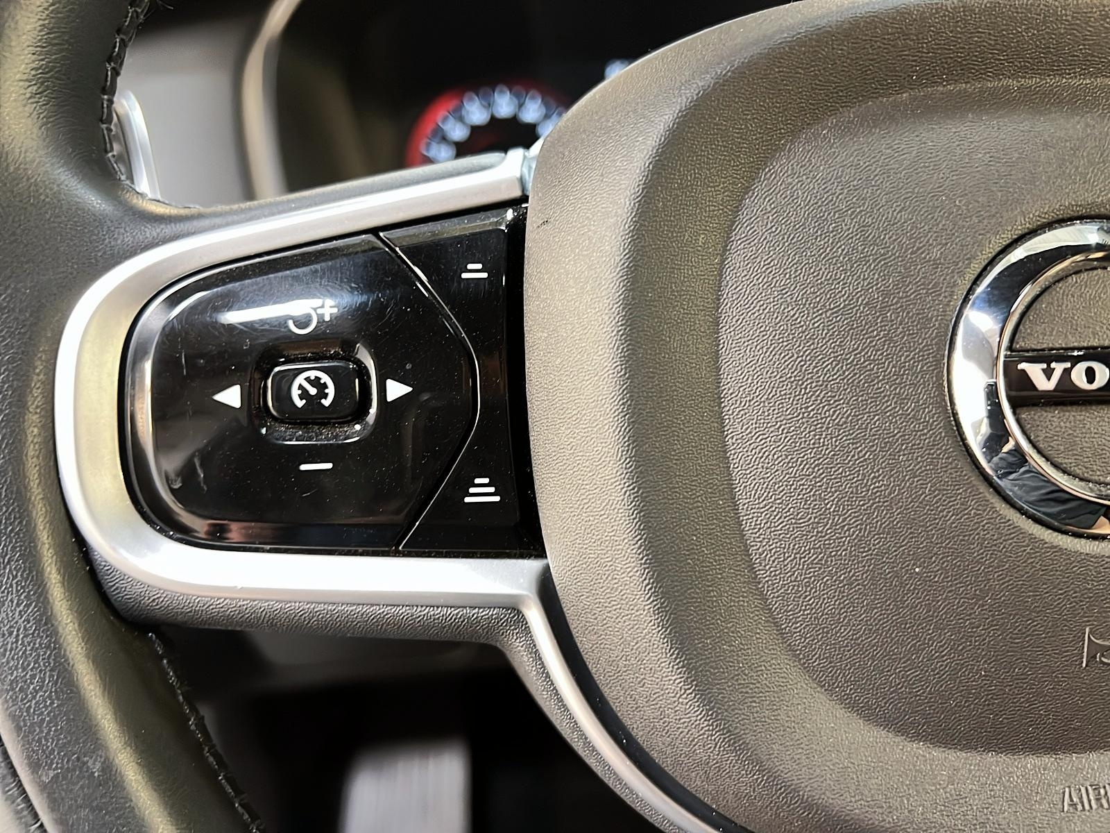 Volvo XC90 T8 RECHARGE INSCRIPTION CUIR TOIT PANO NAV 4RM 2022 - image #24