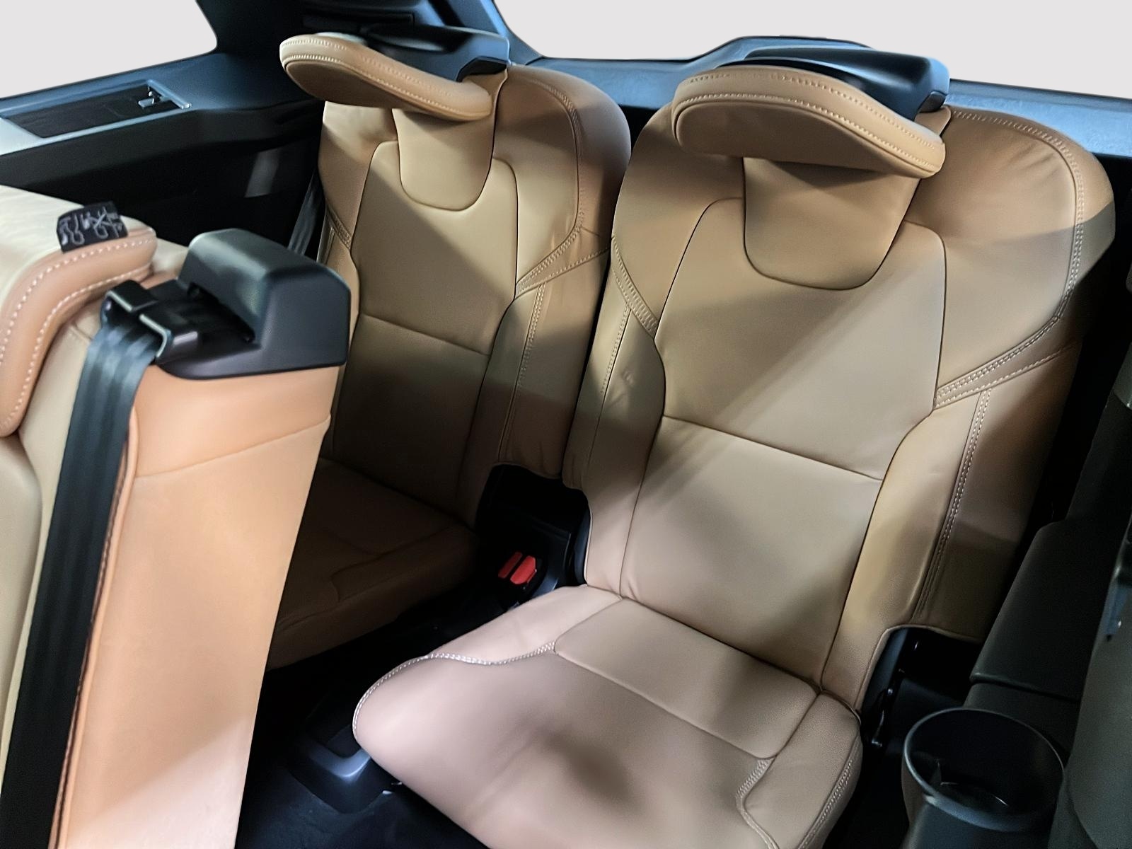 Volvo XC90 T8 RECHARGE INSCRIPTION CUIR TOIT PANO NAV 4RM 2022 - image #10