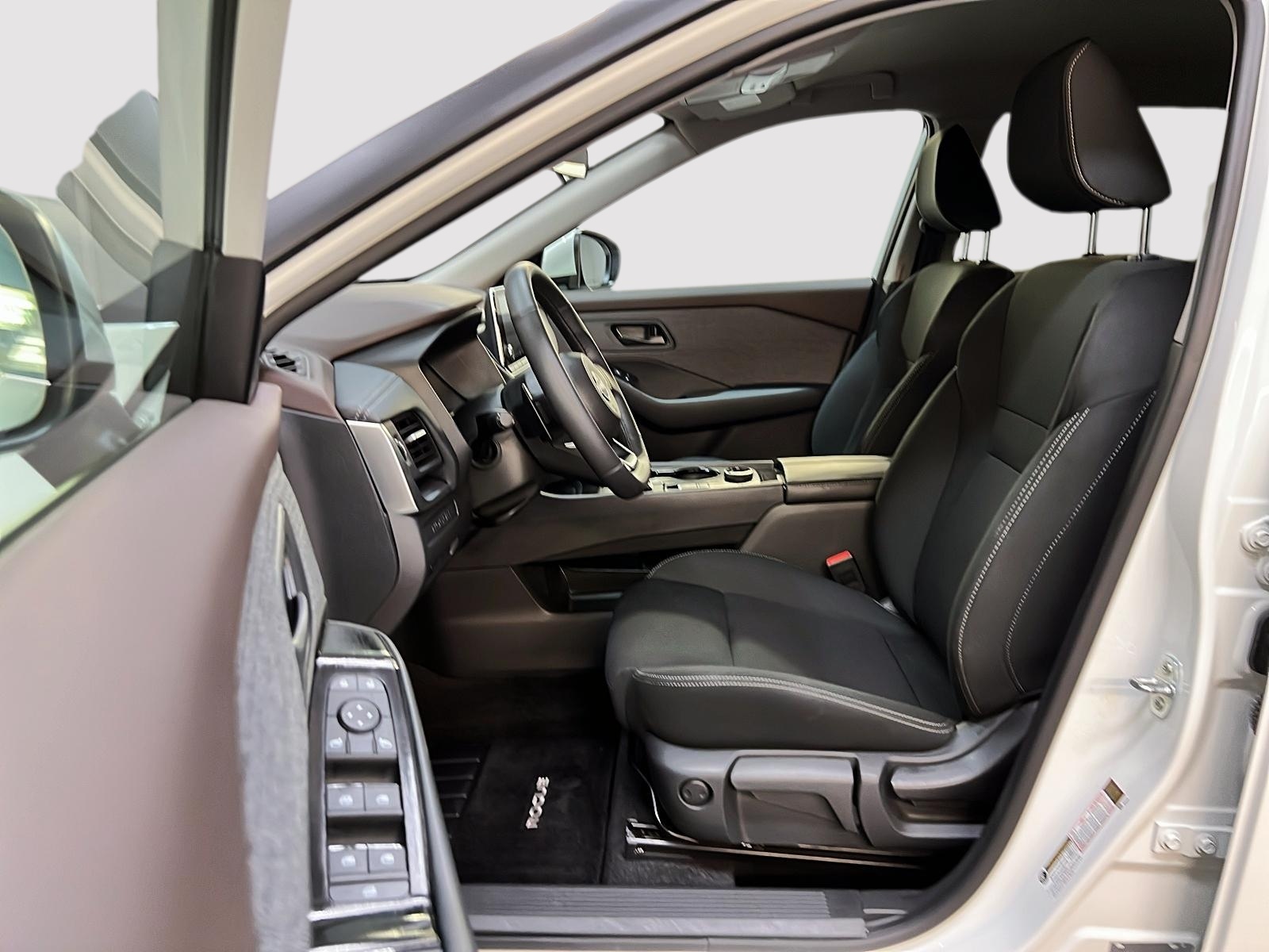 Nissan Rogue 2023 - Image #7