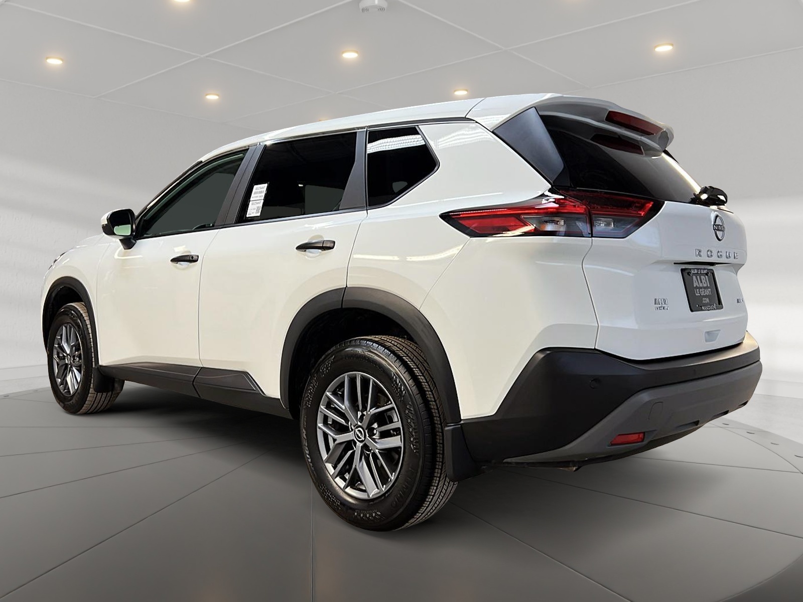 Nissan Rogue S 4RM 2023 - image #6