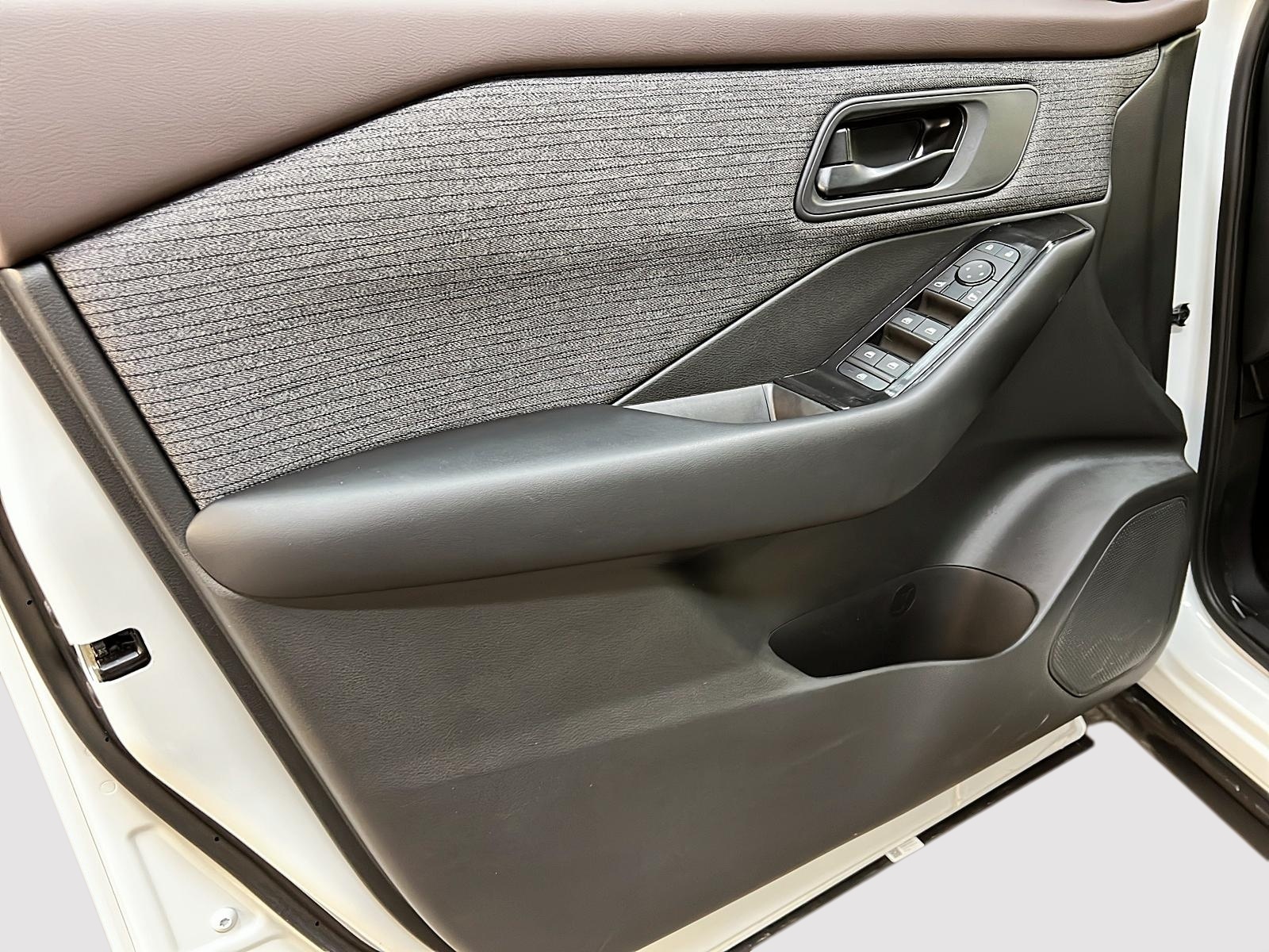 Nissan Rogue S 4RM 2023 - image #22
