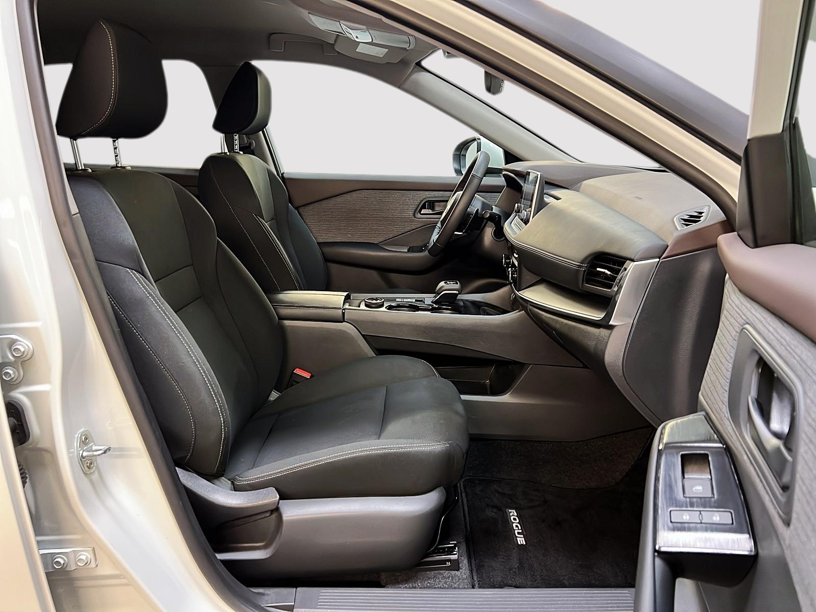 Nissan Rogue S 4RM 2023 - image #8