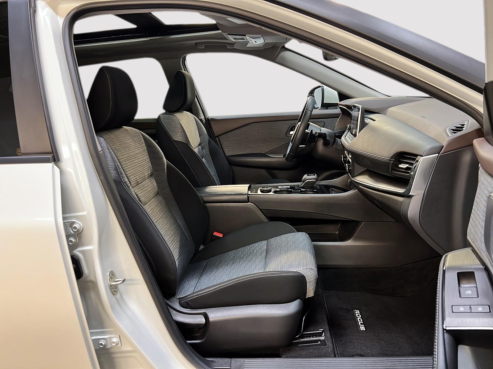 Nissan Rogue SV TOIT PANO 4RM 2023 - image #8