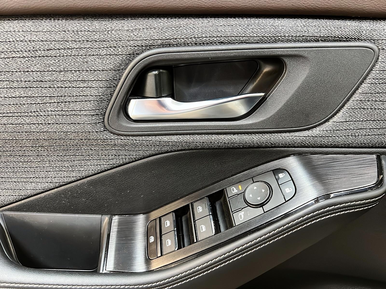 Nissan Rogue SV TOIT PANO 4RM 2023 - image #22