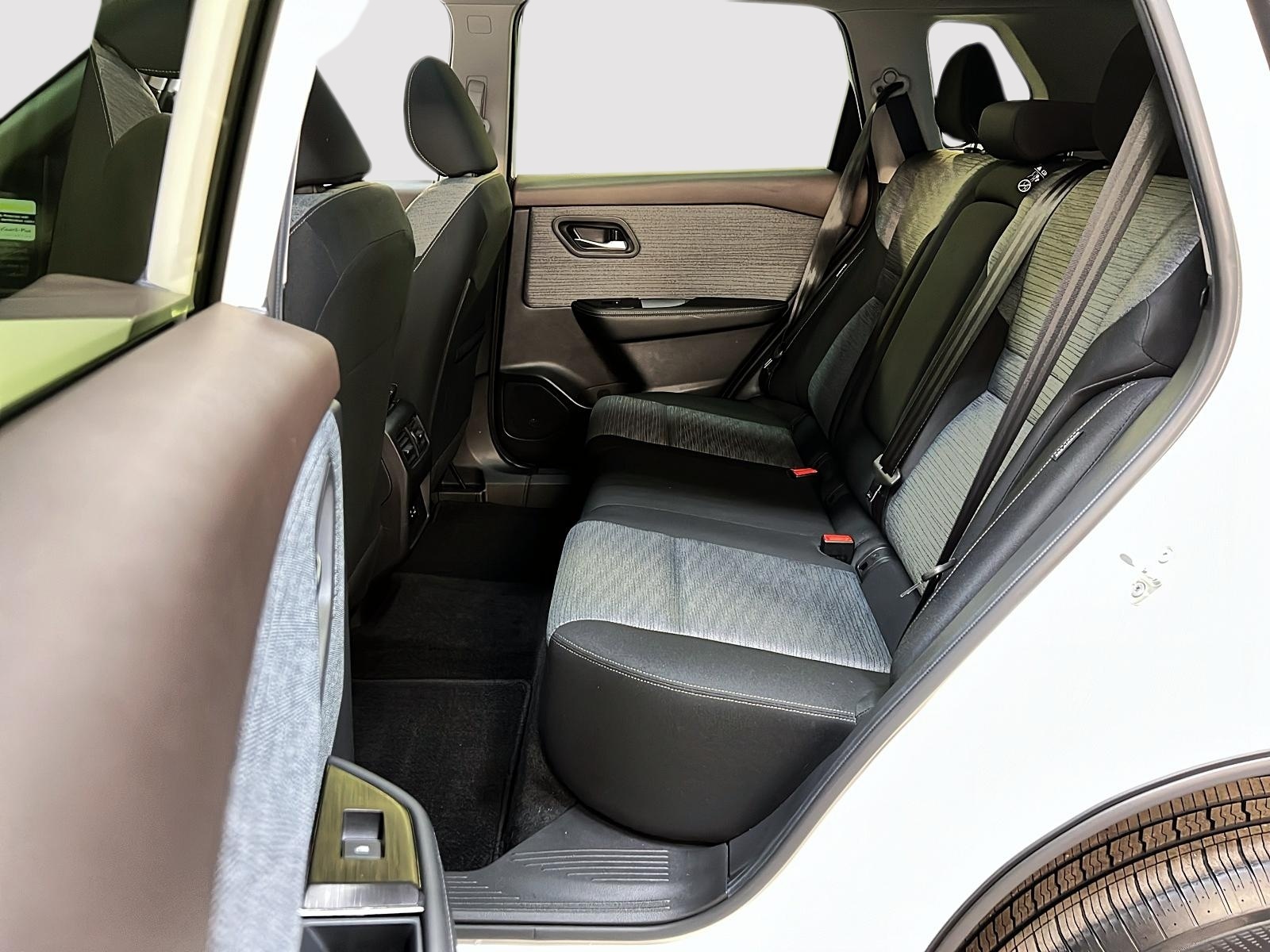 Nissan Rogue SV TOIT PANO 4RM 2023 - image #9