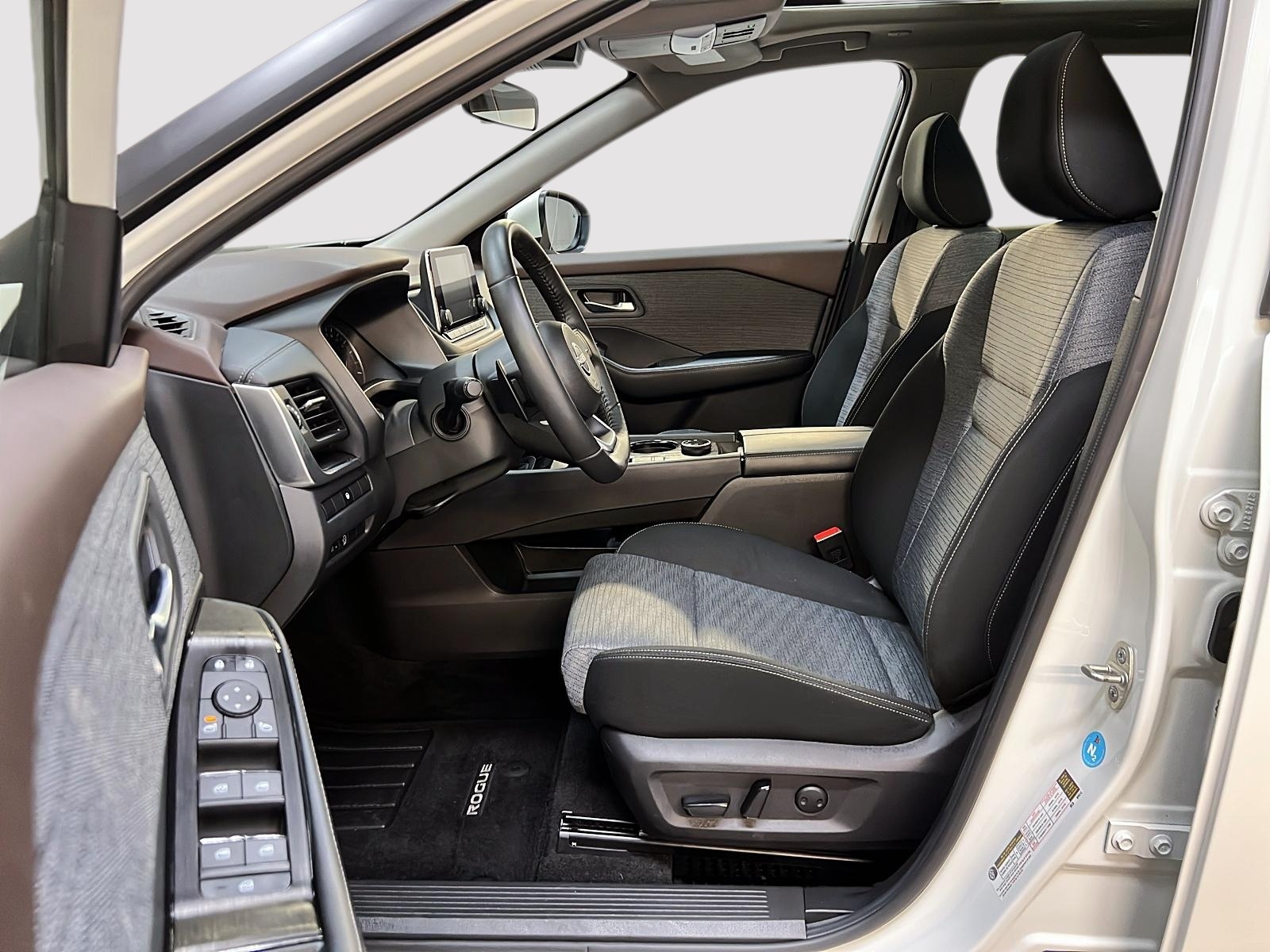 Nissan Rogue SV TOIT PANO 4RM 2023 - image #7