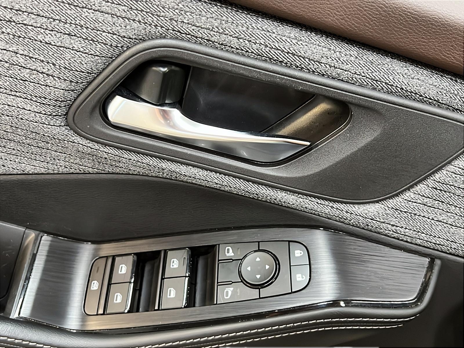 Nissan Rogue SV TOIT PANO 4RM 2023 - image #25