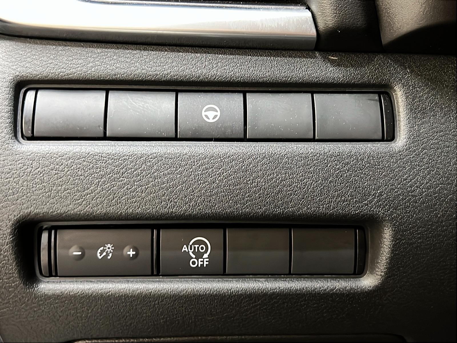 Nissan Rogue SV TOIT PANO 4RM 2023 - image #24