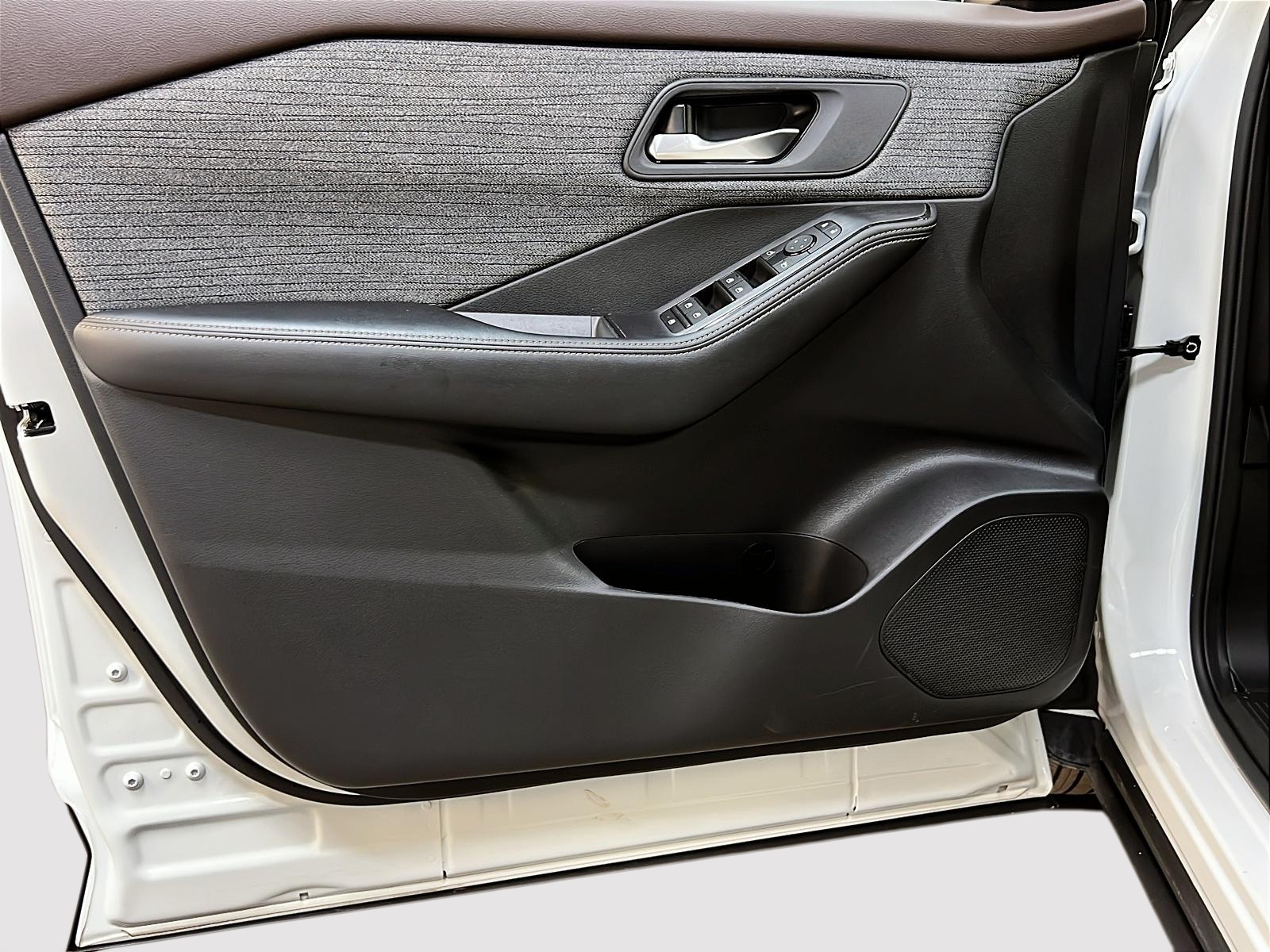 Nissan Rogue SV TOIT PANO 4RM 2023 - image #26