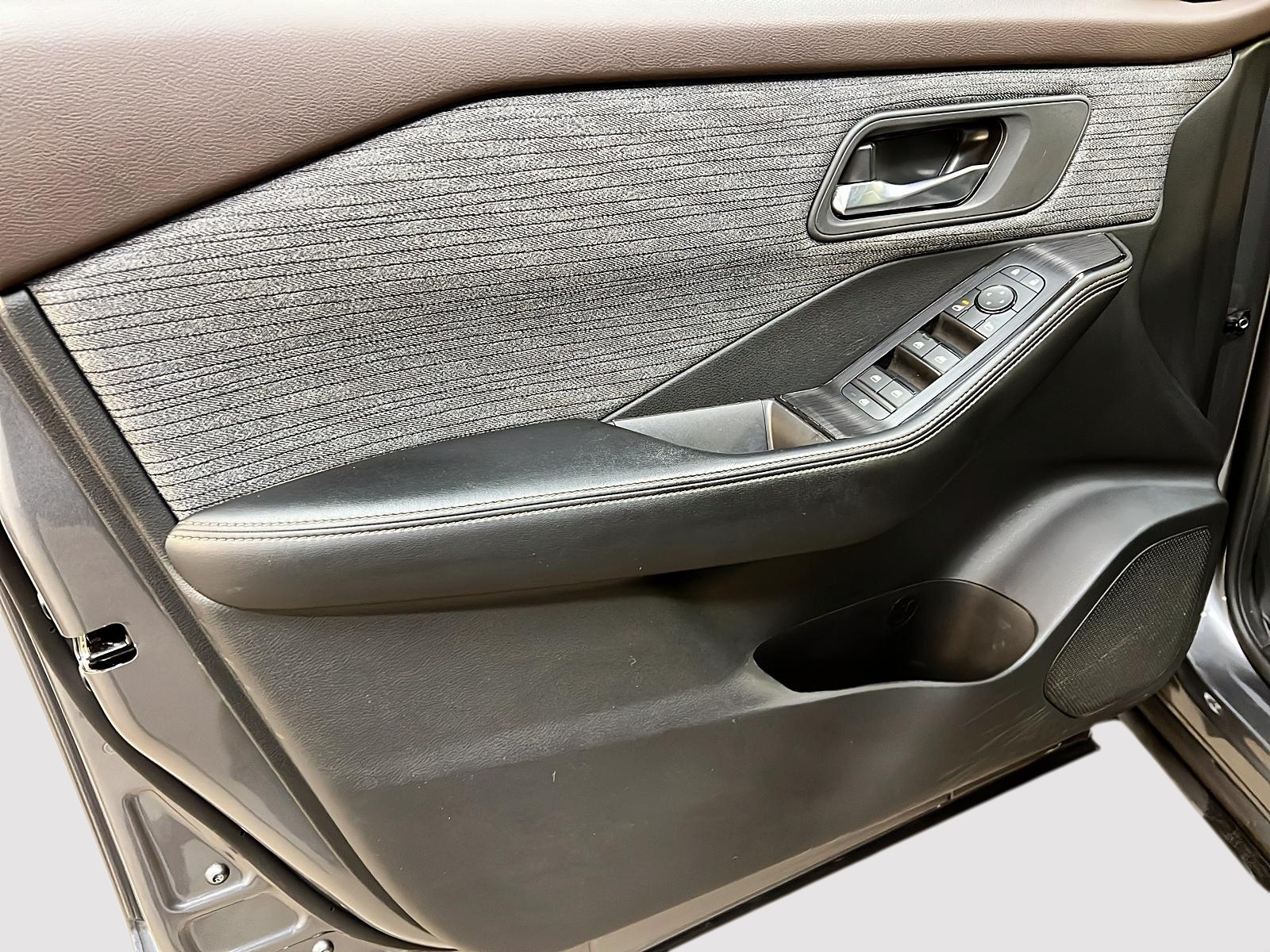 Nissan Rogue SV TOIT PANO 4RM 2023 - image #23