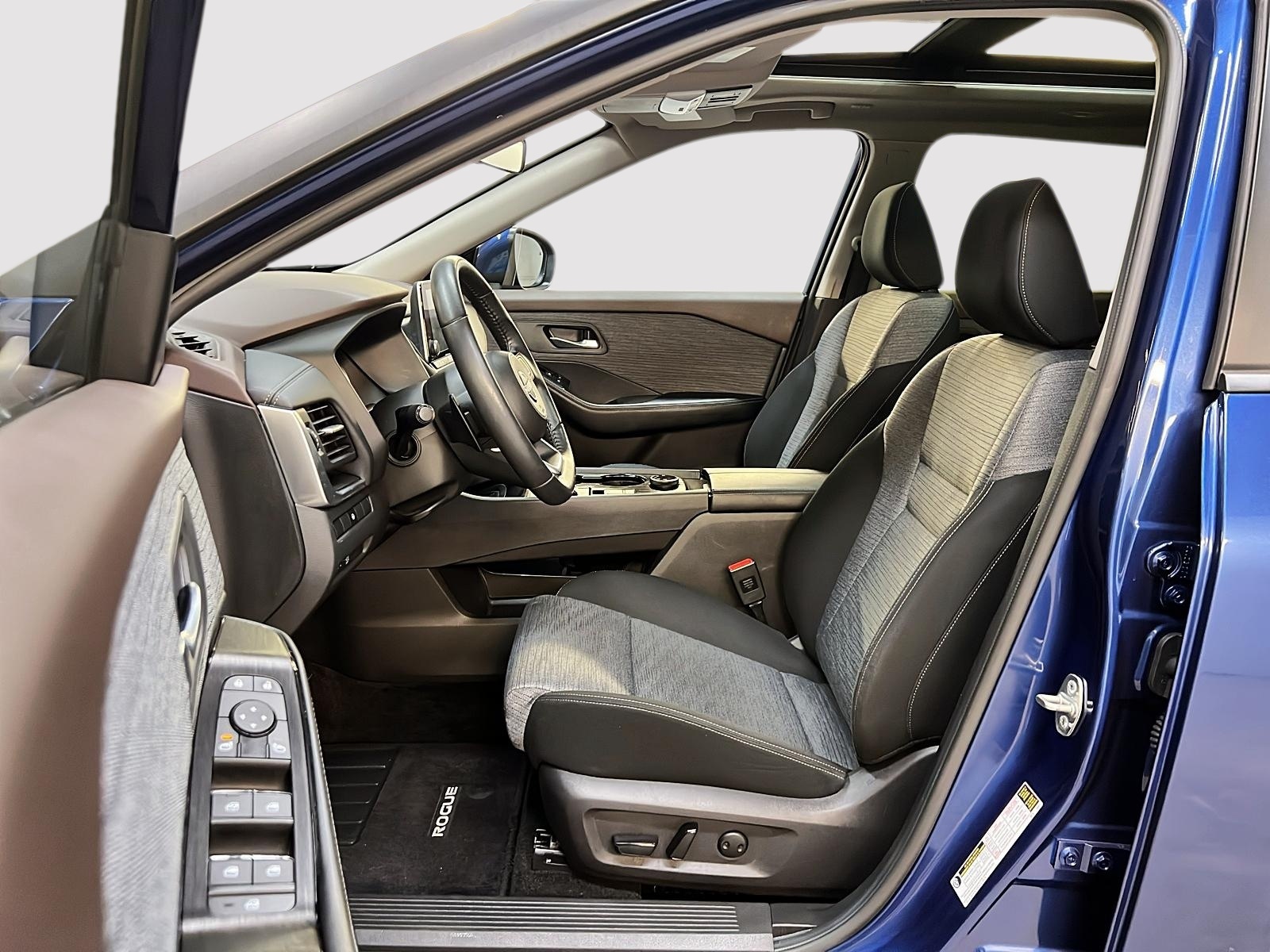 Nissan Rogue SV TOIT PANO 4RM 2023 - image #7