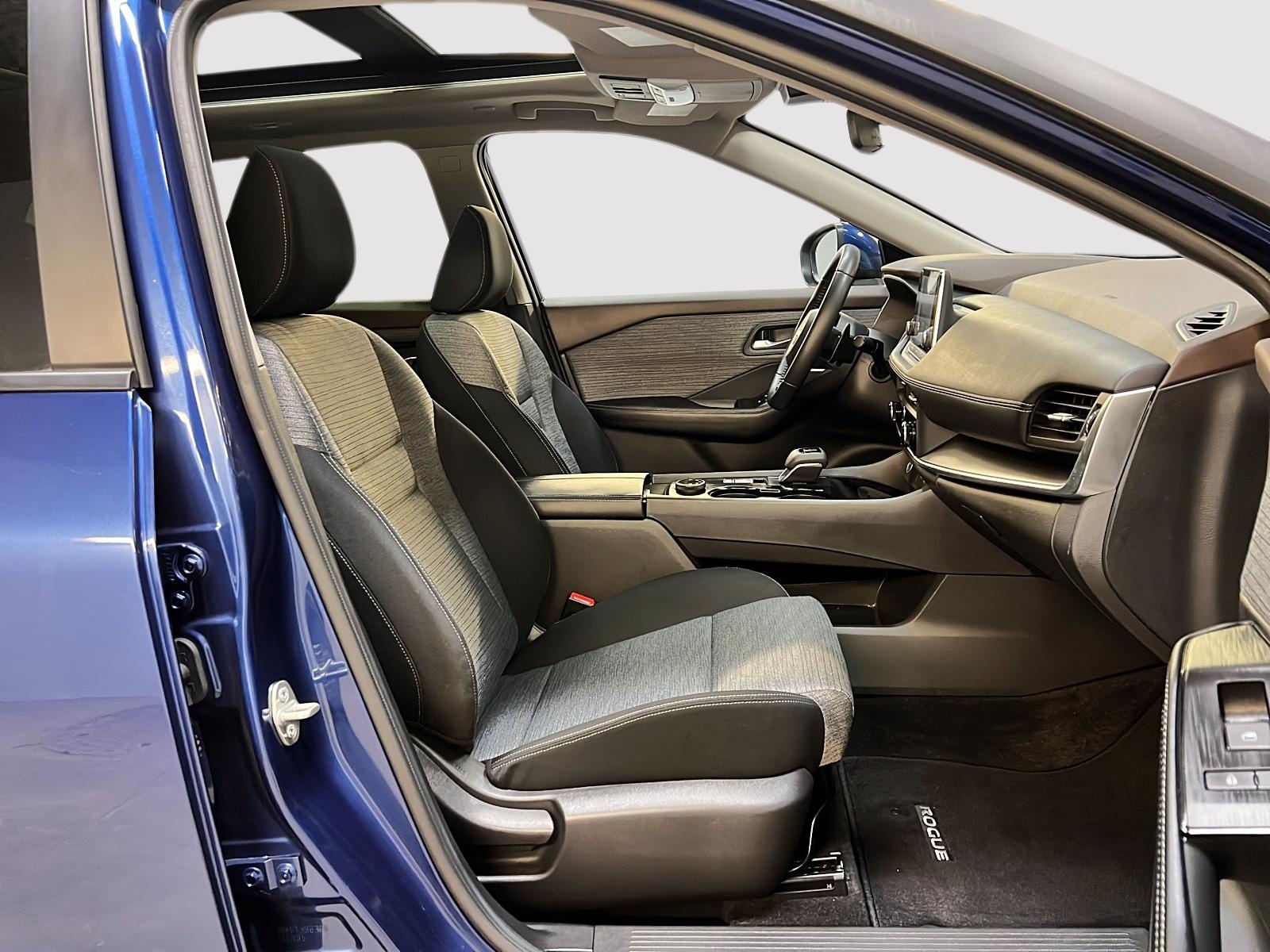 Nissan Rogue SV TOIT PANO 4RM 2023 - image #8