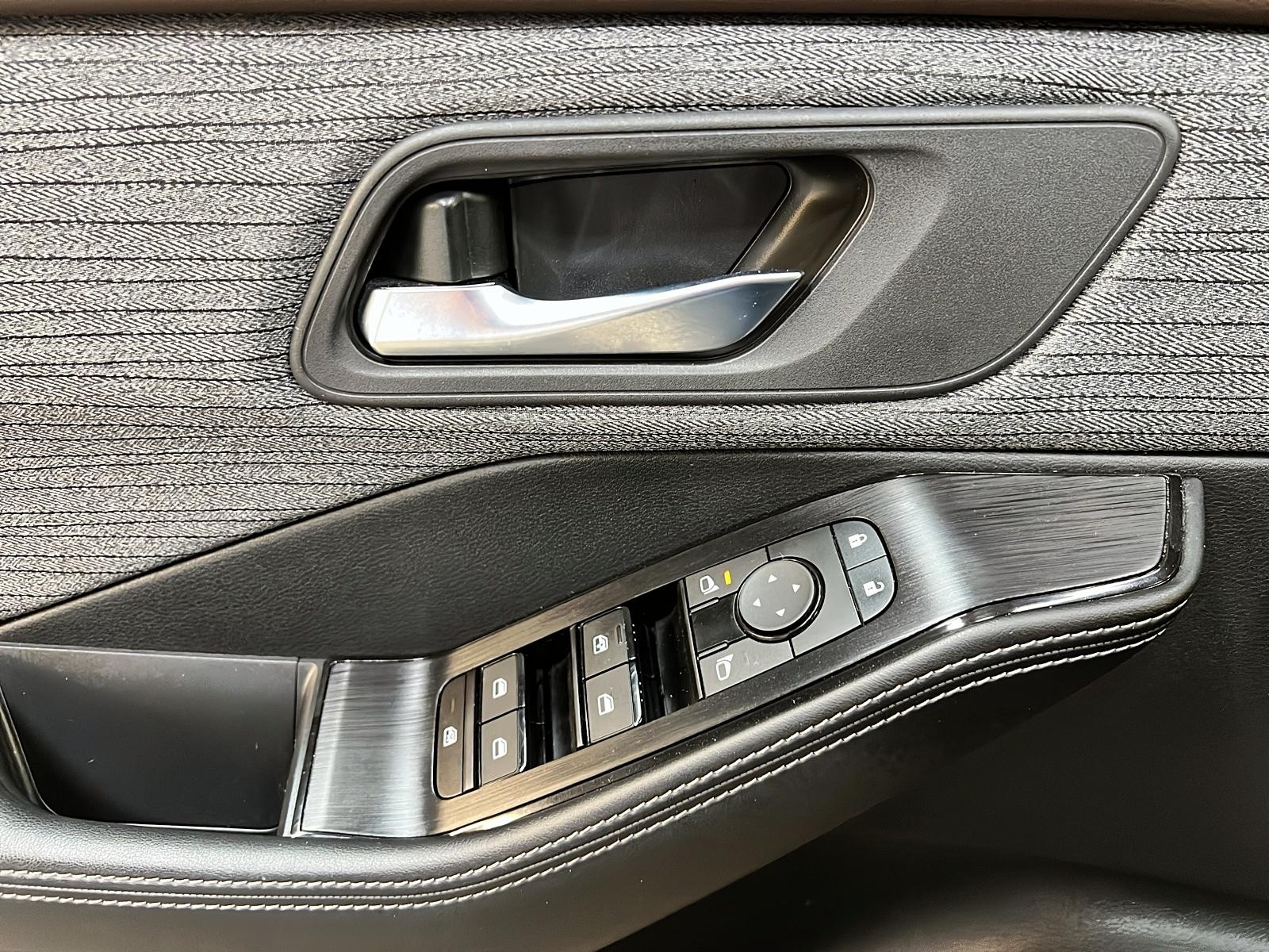 Nissan Rogue SV TOIT PANO 4RM 2023 - image #23