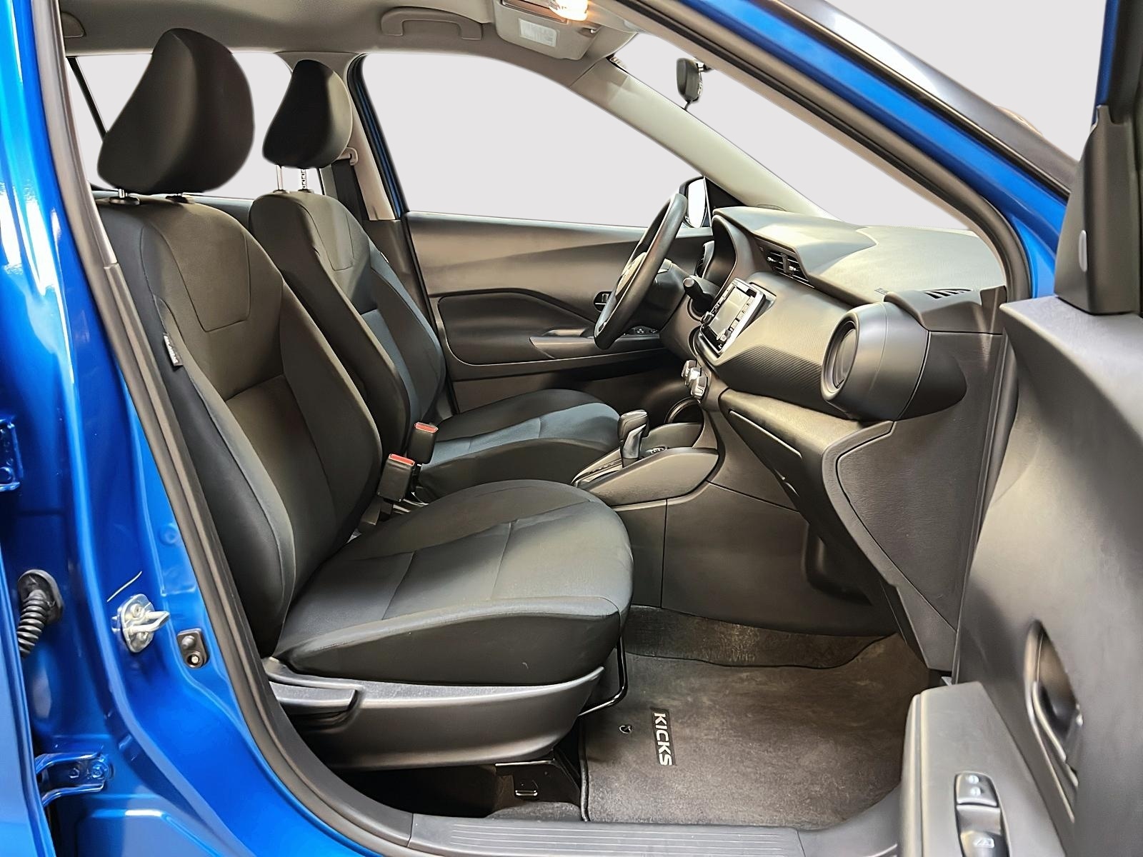 Nissan Kicks S 2023 - image #8