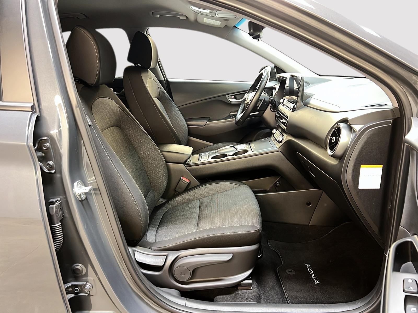 Hyundai Kona EV PREFERRED NAV 2023 - image #8