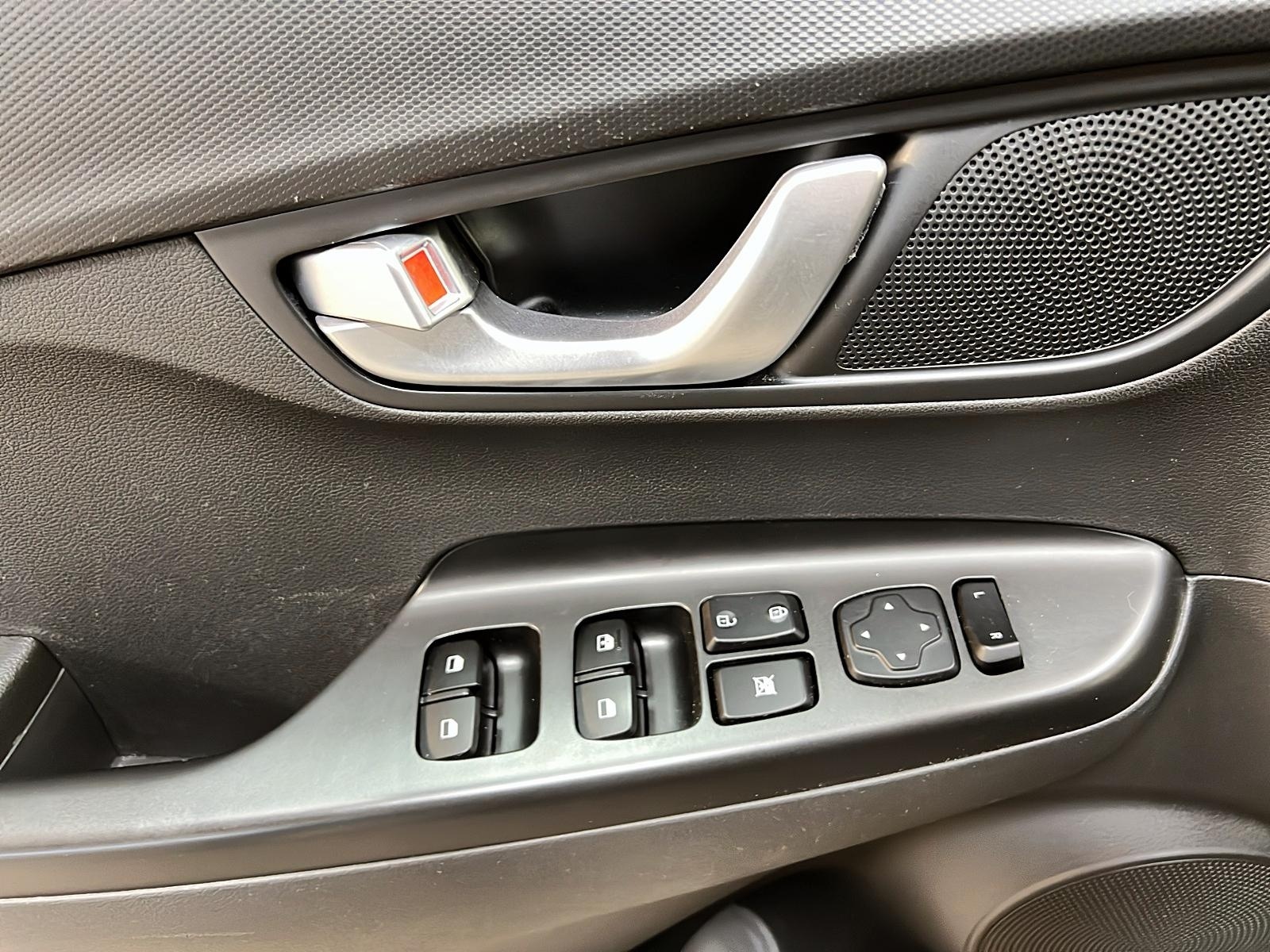 Hyundai Kona EV PREFERRED NAV 2023 - image #22
