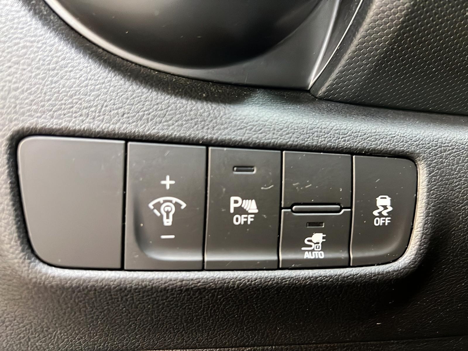 Hyundai Kona EV PREFERRED NAV 2023 - image #21