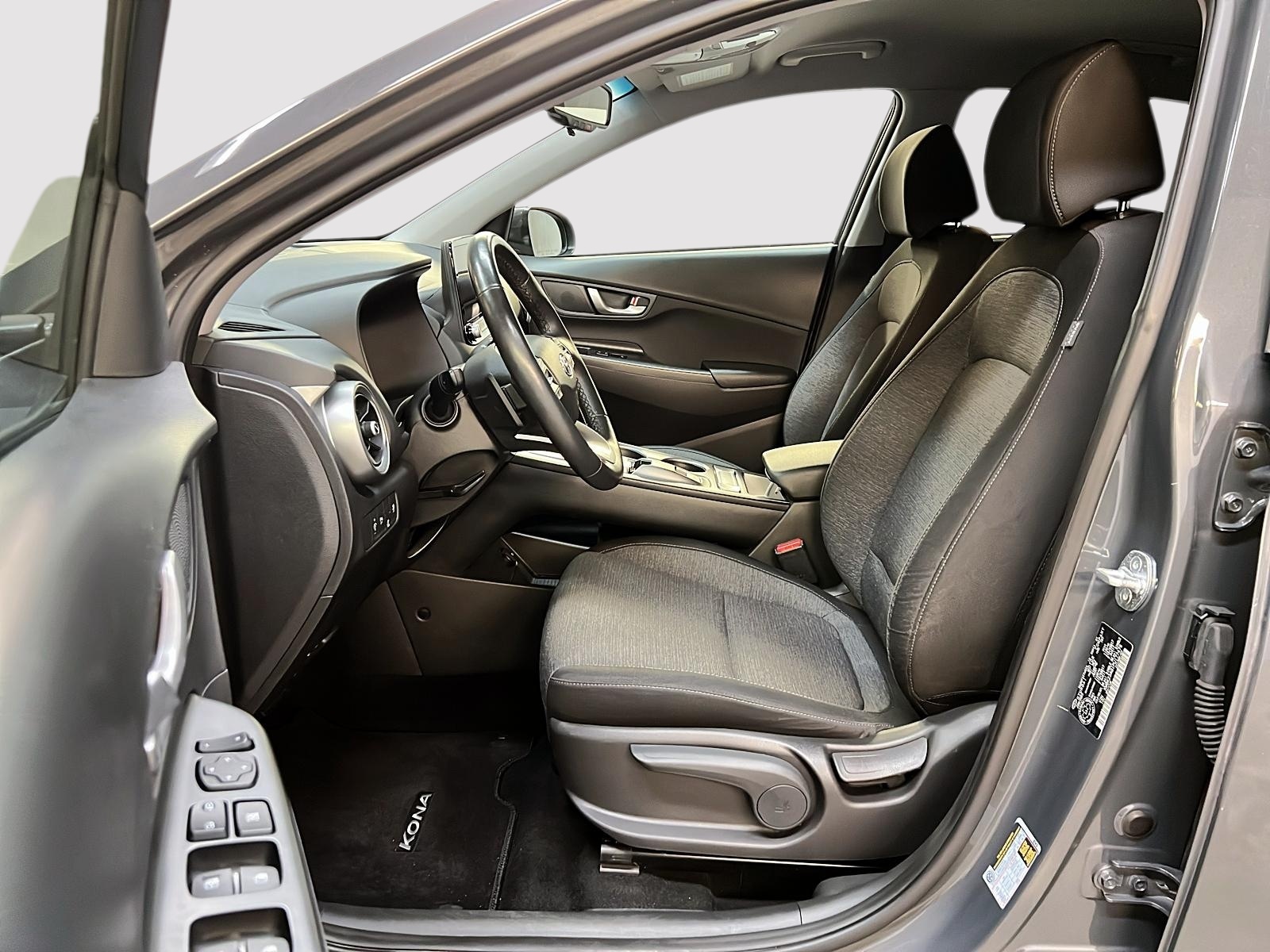 Hyundai Kona EV PREFERRED NAV 2023 - image #7