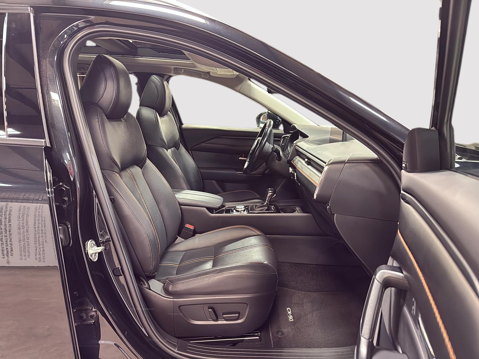 Mazda CX-50 GT CUIR TOIT PANO NAV 4RM 2024 - image #8