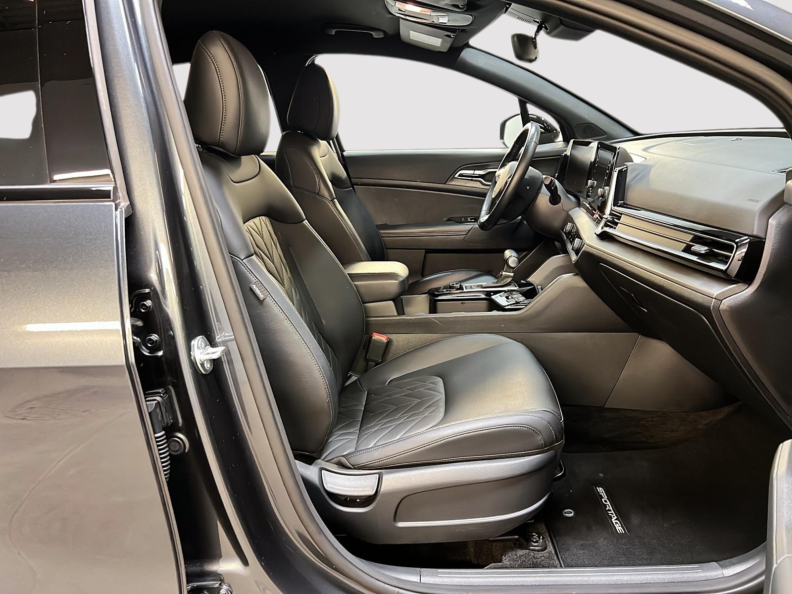Kia Sportage X-LINE CUIR 4RM 2024 - image #8