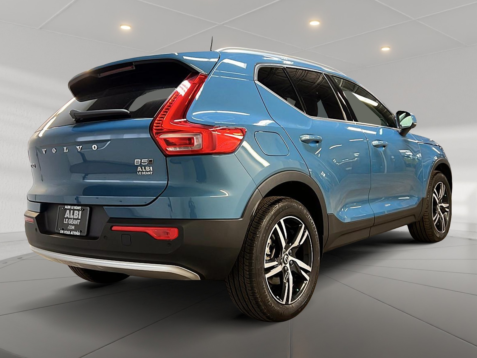 Volvo XC40 2023 - Image #4