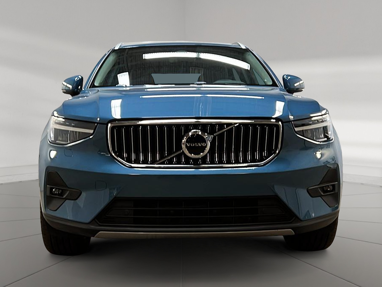 Volvo XC40 2023 - Image #2