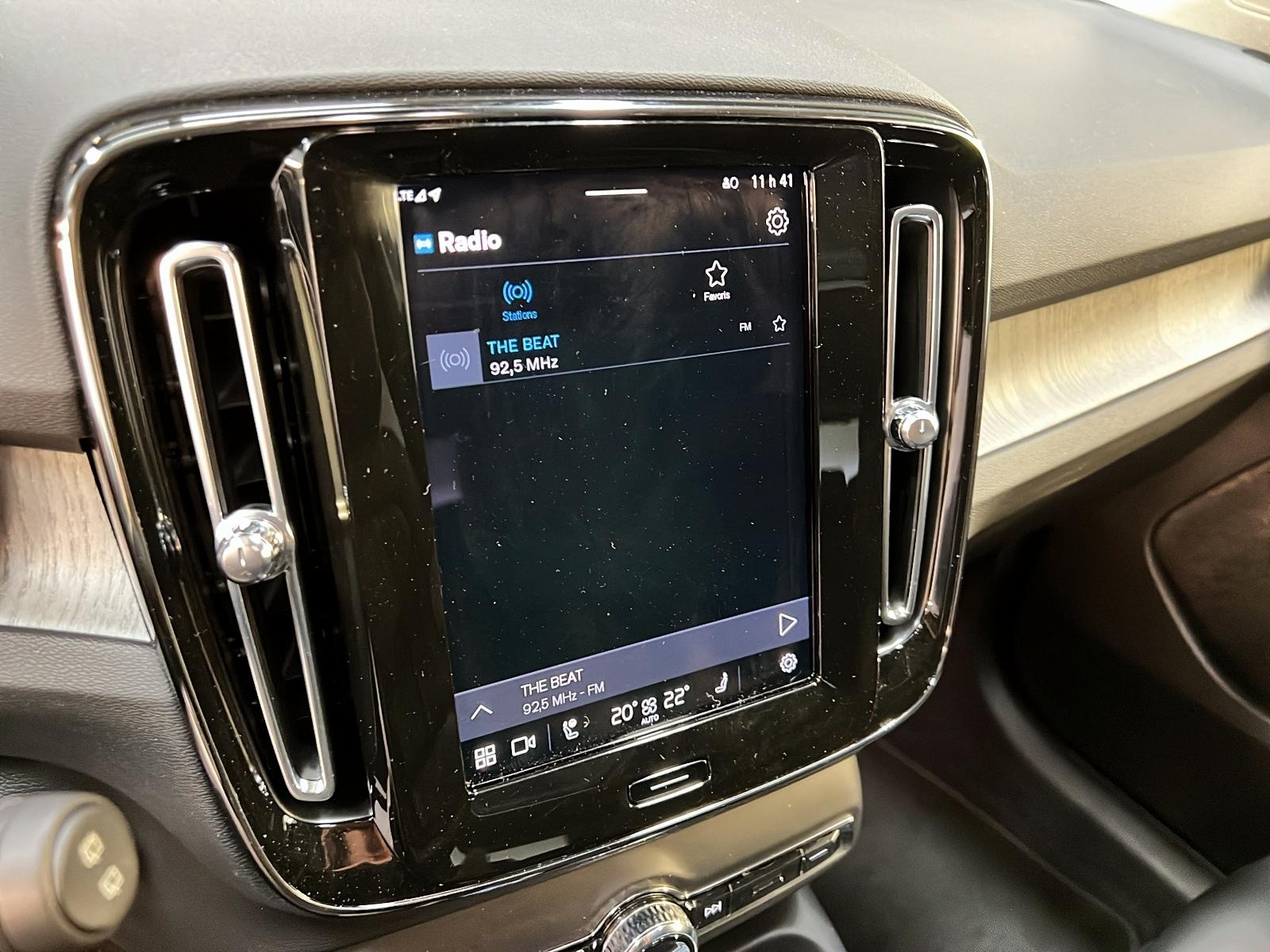 Volvo XC40 B5 PLUS CUIR TOIT PANO NAV 4RM 2023 - image #17