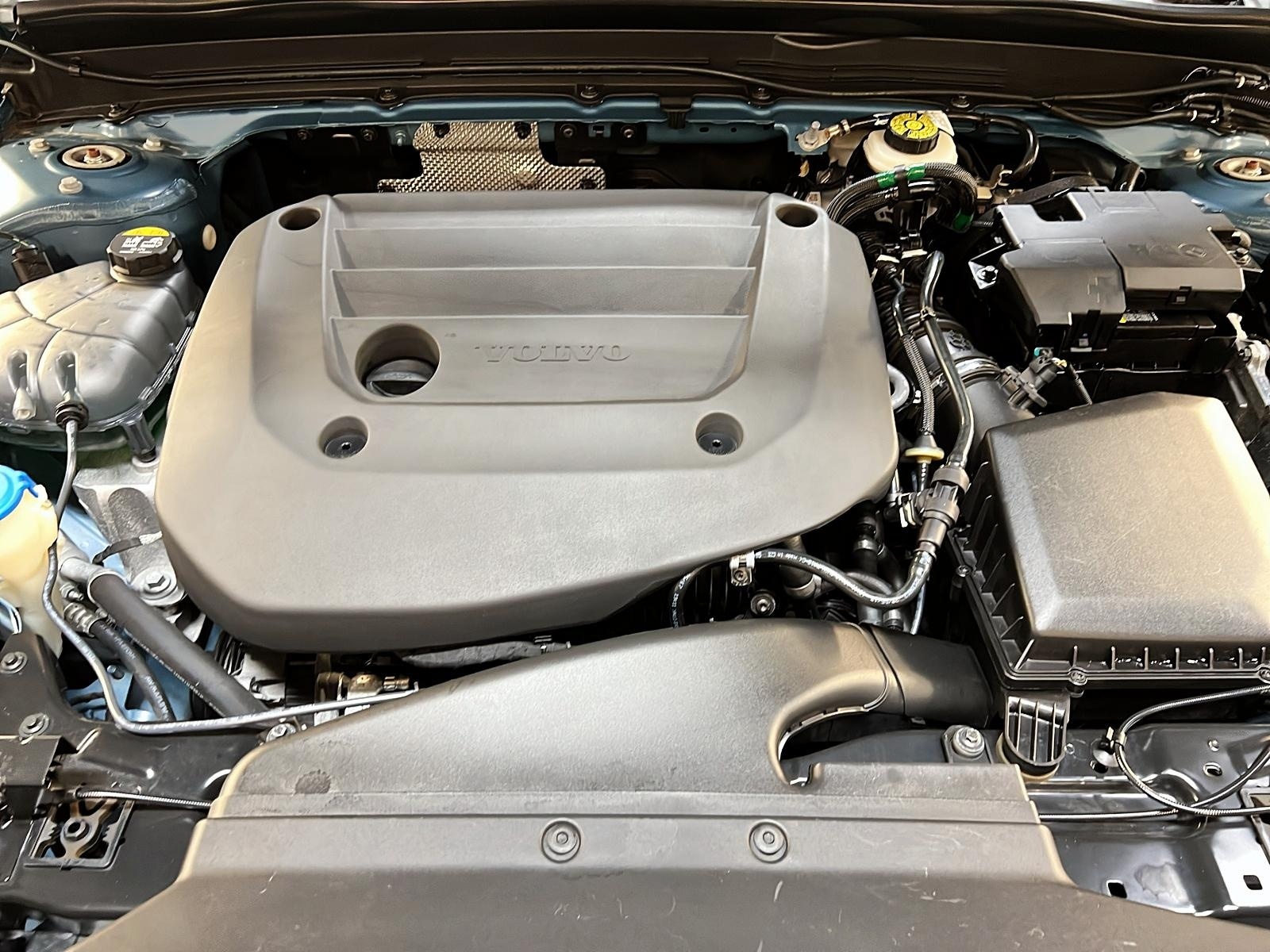 Volvo XC40 B5 PLUS CUIR TOIT PANO NAV 4RM 2023 - image #12