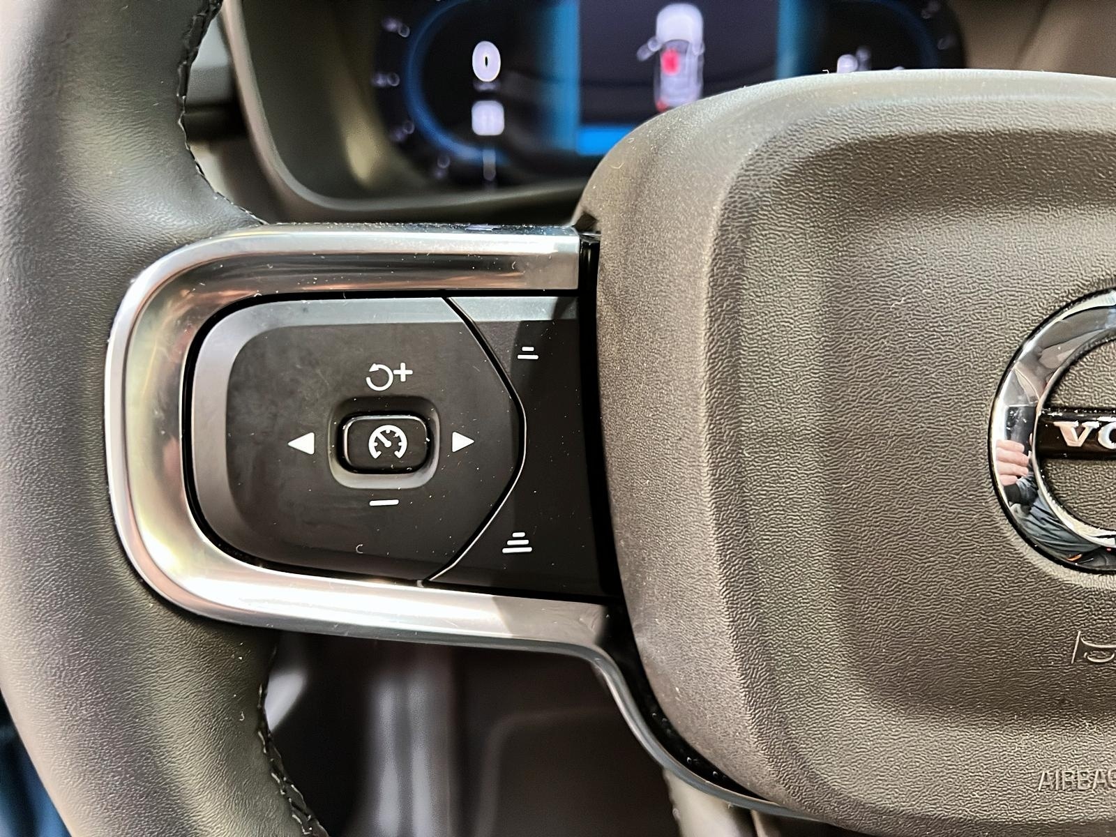 Volvo XC40 2023 - Image #22