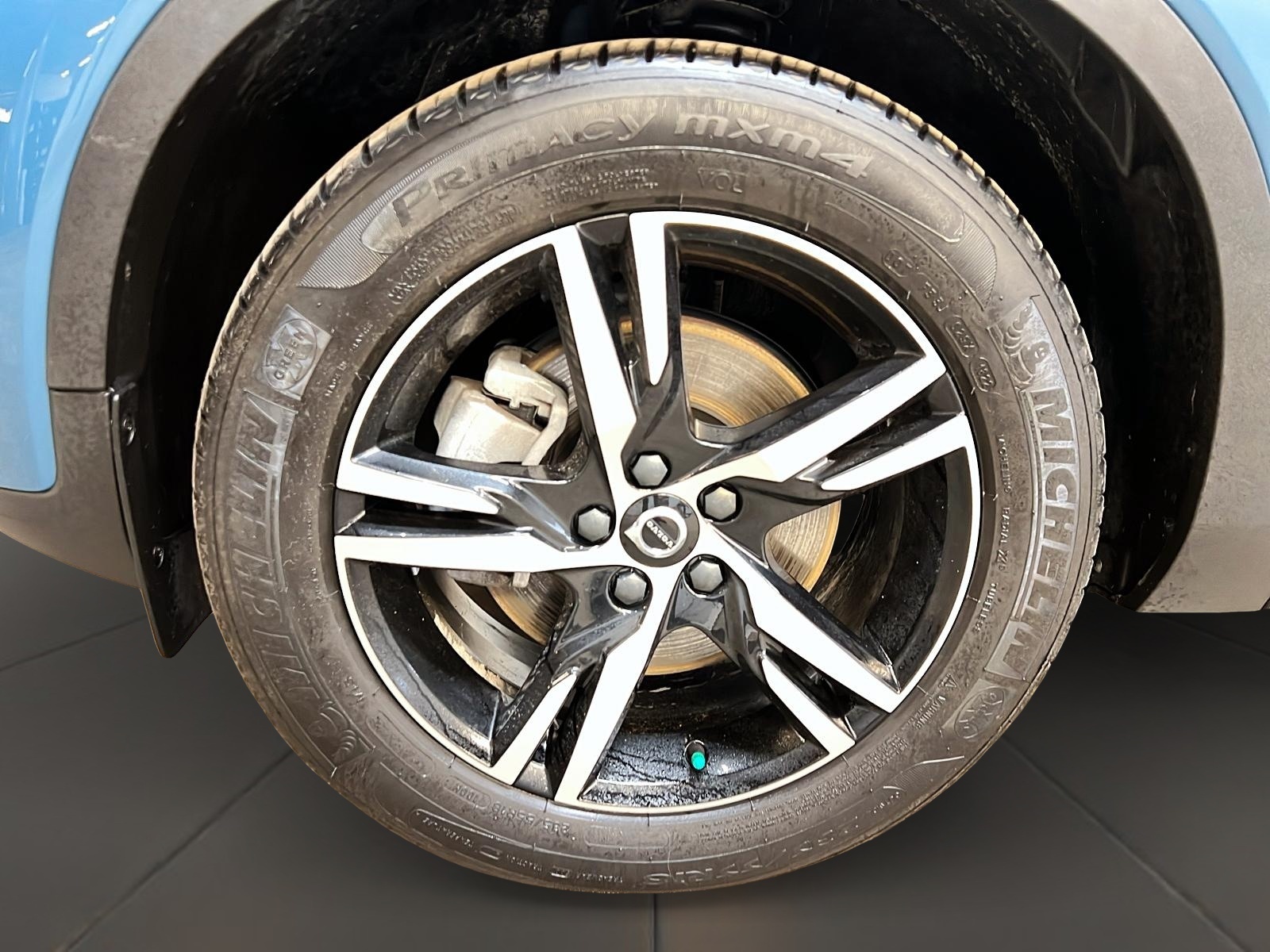 Volvo XC40 B5 PLUS CUIR TOIT PANO NAV 4RM 2023 - image #31