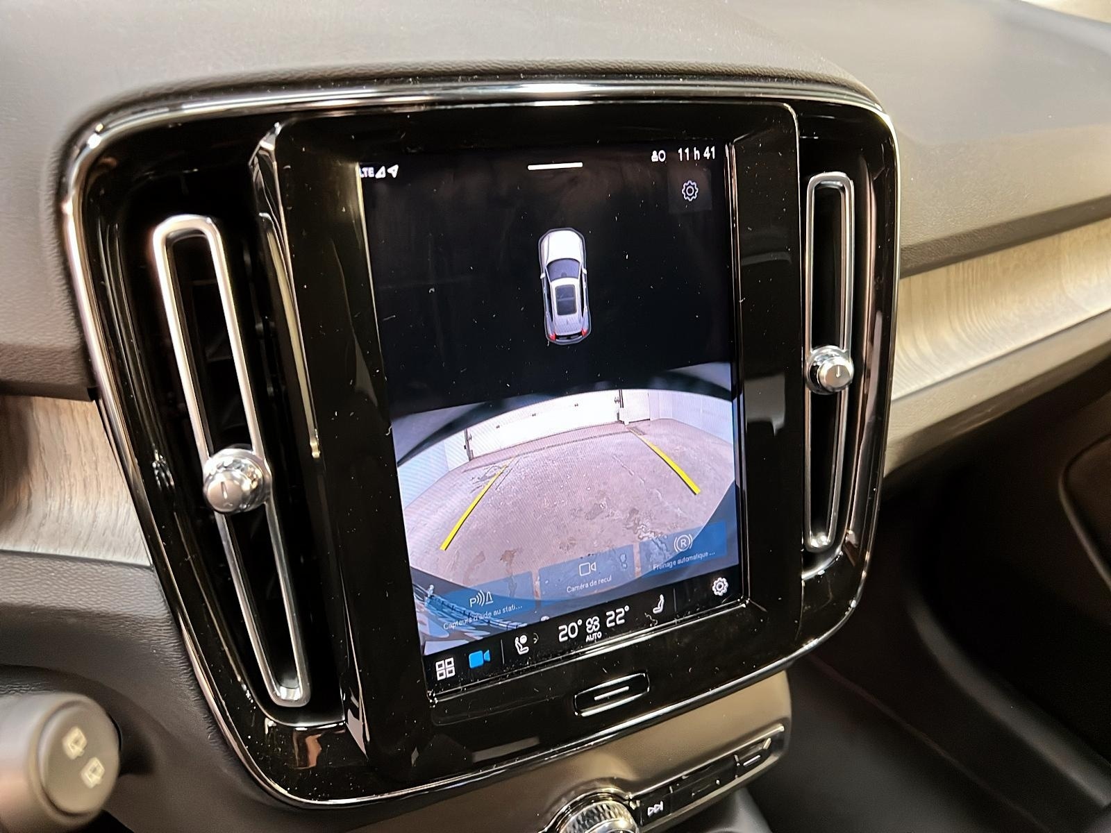 Volvo XC40 2023 - Image #18