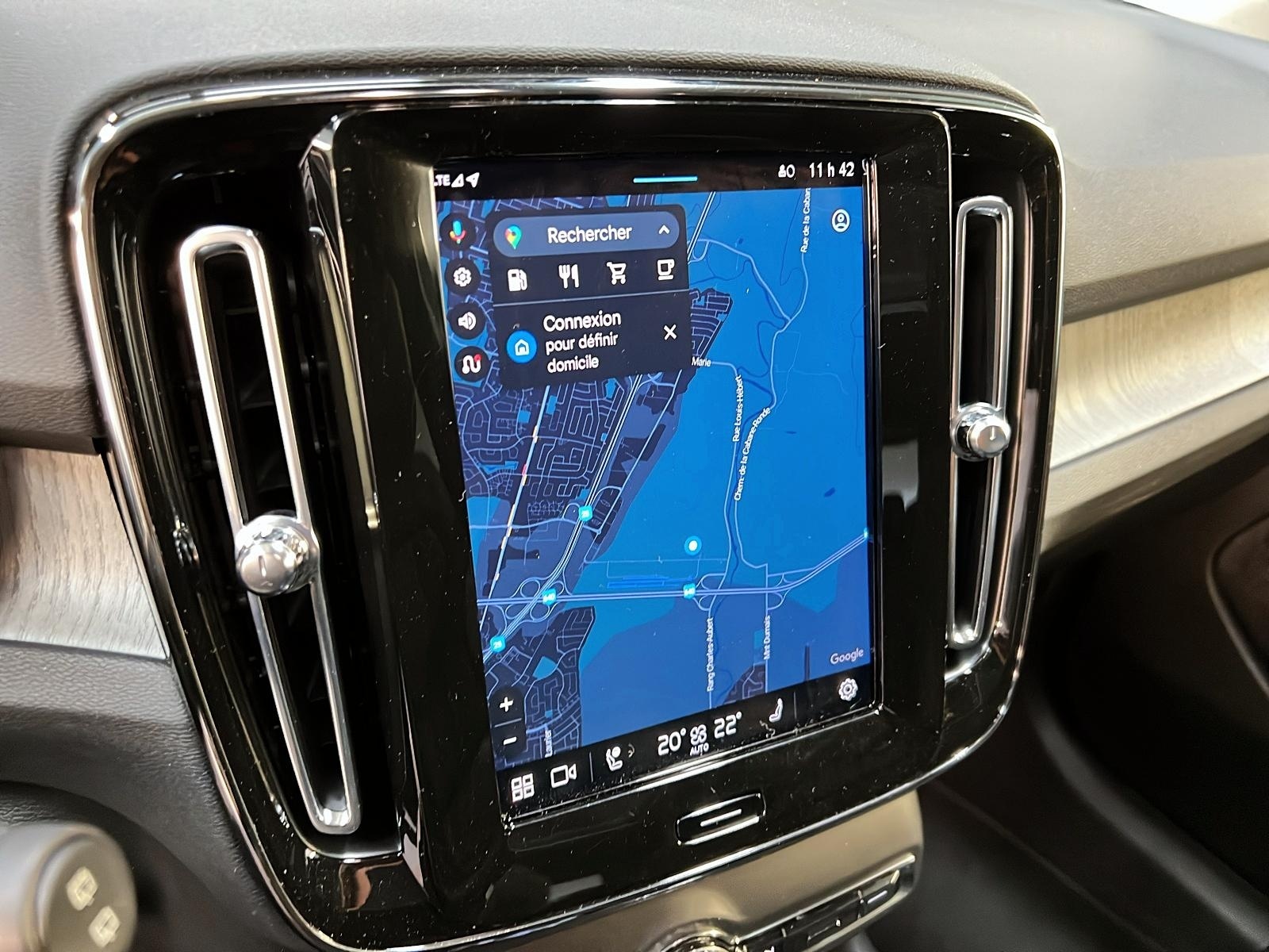 Volvo XC40 B5 PLUS CUIR TOIT PANO NAV 4RM 2023 - image #19