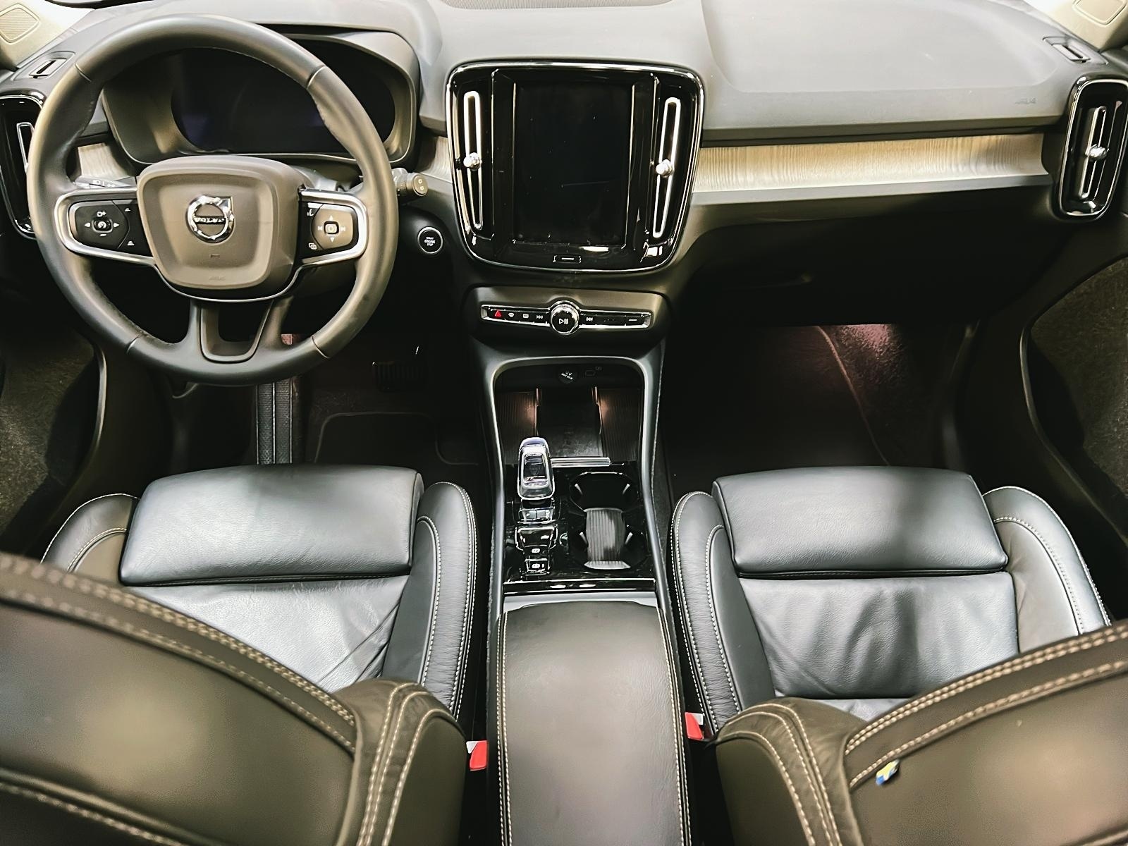 Volvo XC40 B5 PLUS CUIR TOIT PANO NAV 4RM 2023 - image #11
