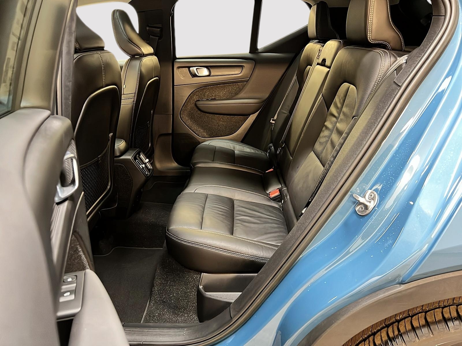 Volvo XC40 B5 PLUS CUIR TOIT PANO NAV 4RM 2023 - image #9