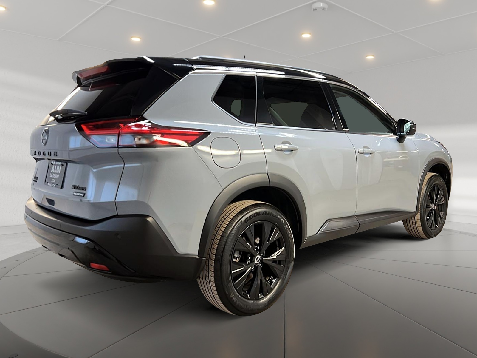 Nissan Rogue SV MIDNIGHT CUIR TOIT PANO 4RM 2023 - image #4