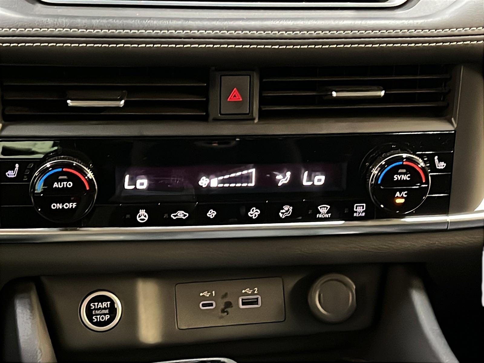 Nissan Rogue SV MIDNIGHT CUIR TOIT PANO 4RM 2023 - image #18