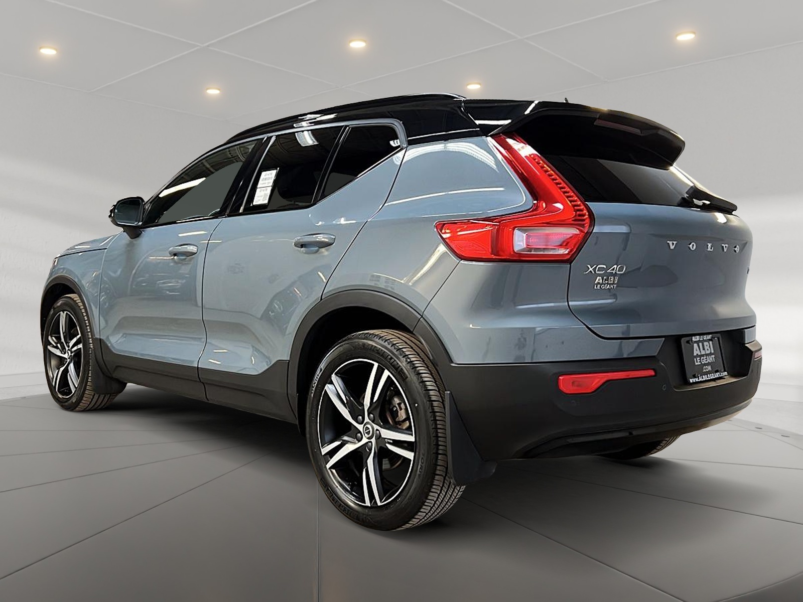Volvo XC40 T5 R-DESIGN TOIT PANO NAV 2022 - image #6