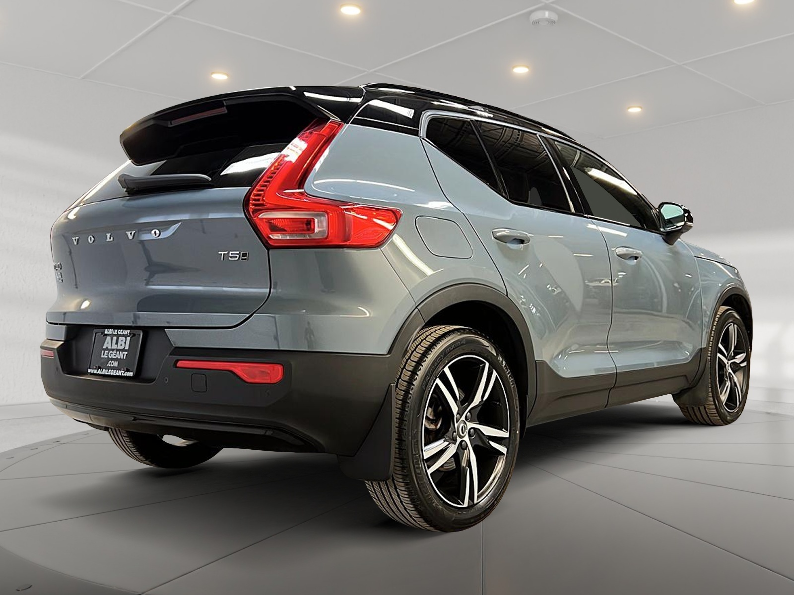 Volvo XC40 T5 R-DESIGN TOIT PANO NAV 2022 - image #4