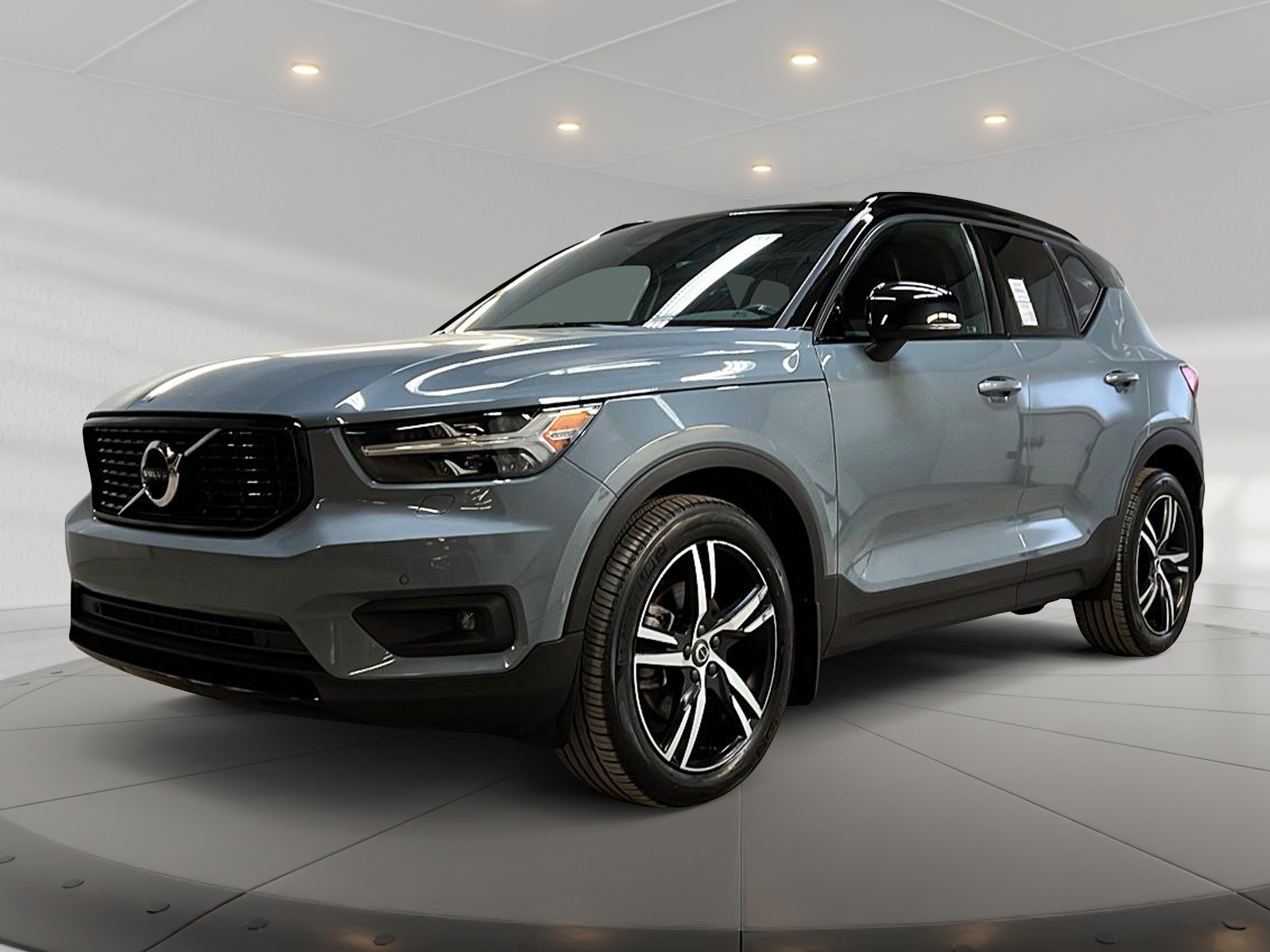 Volvo XC40 T5 R-DESIGN TOIT PANO NAV 2022 - image #1