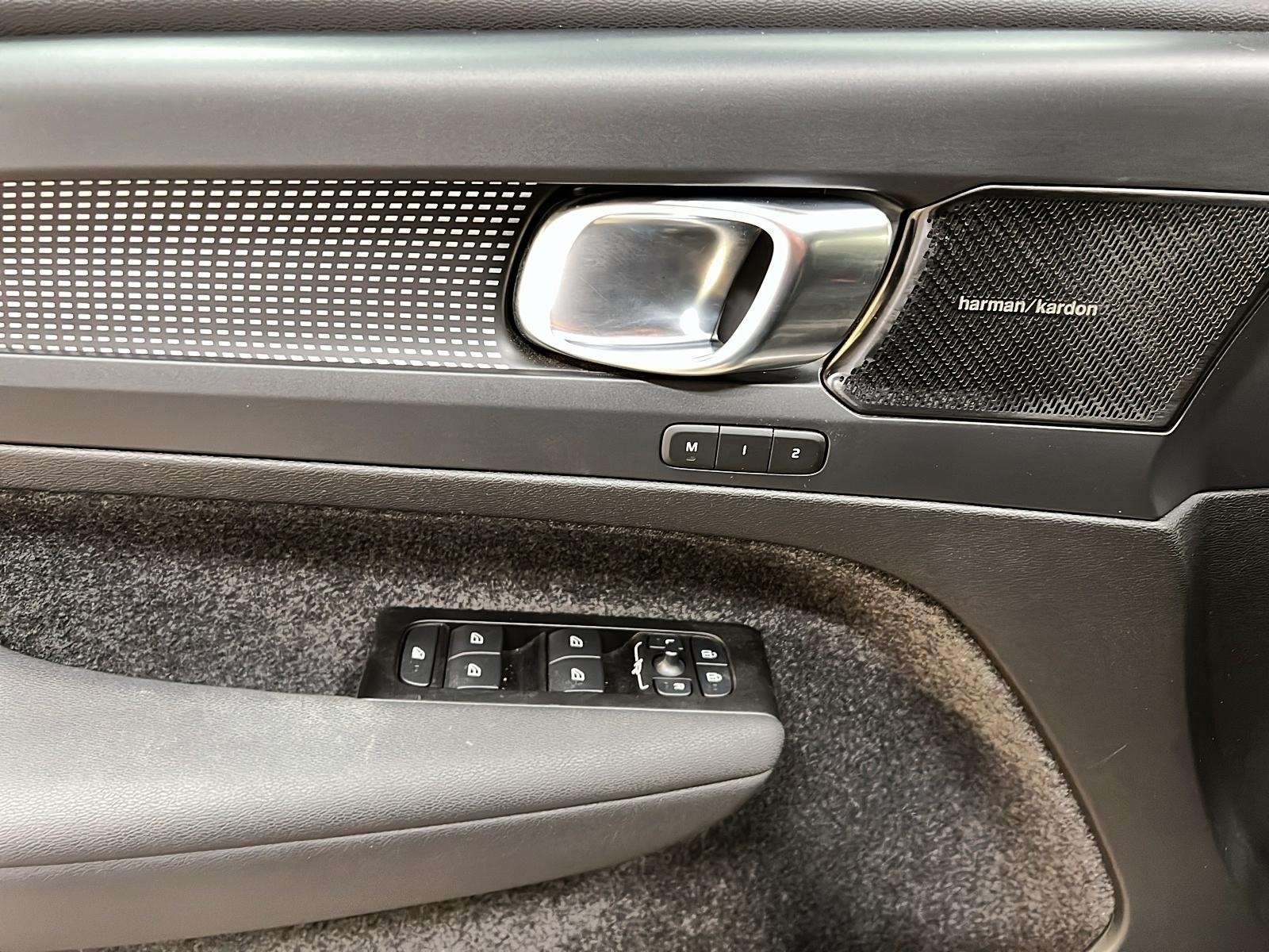 Volvo XC40 T5 R-DESIGN TOIT PANO NAV 2022 - image #24