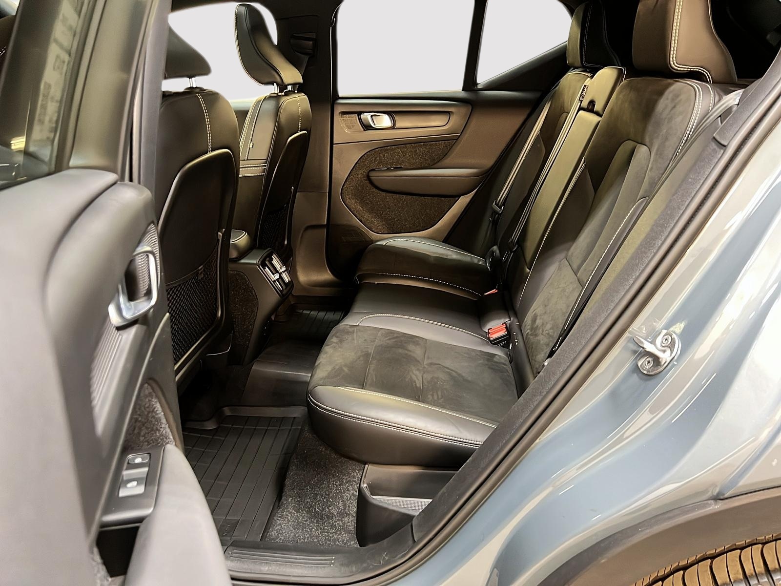 Volvo XC40 T5 R-DESIGN TOIT PANO NAV 2022 - image #9