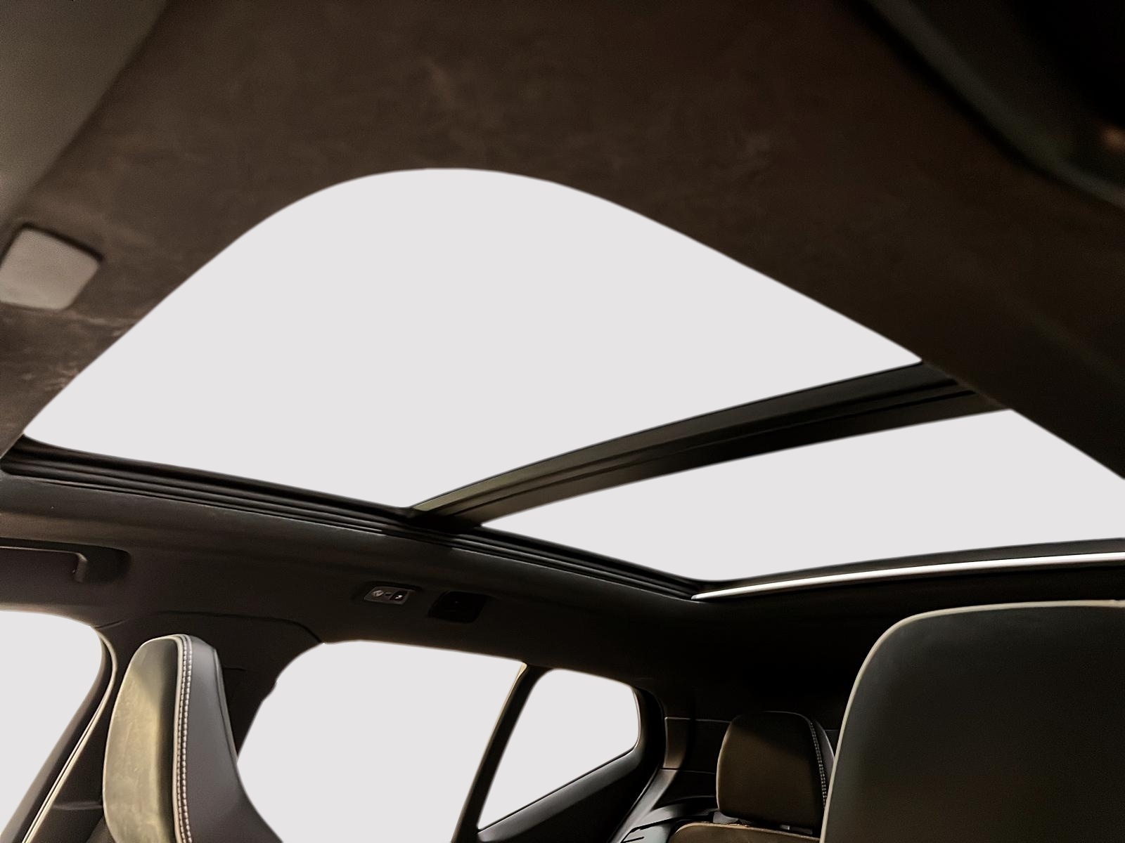 Volvo XC40 T5 R-DESIGN TOIT PANO NAV 2022 - image #10