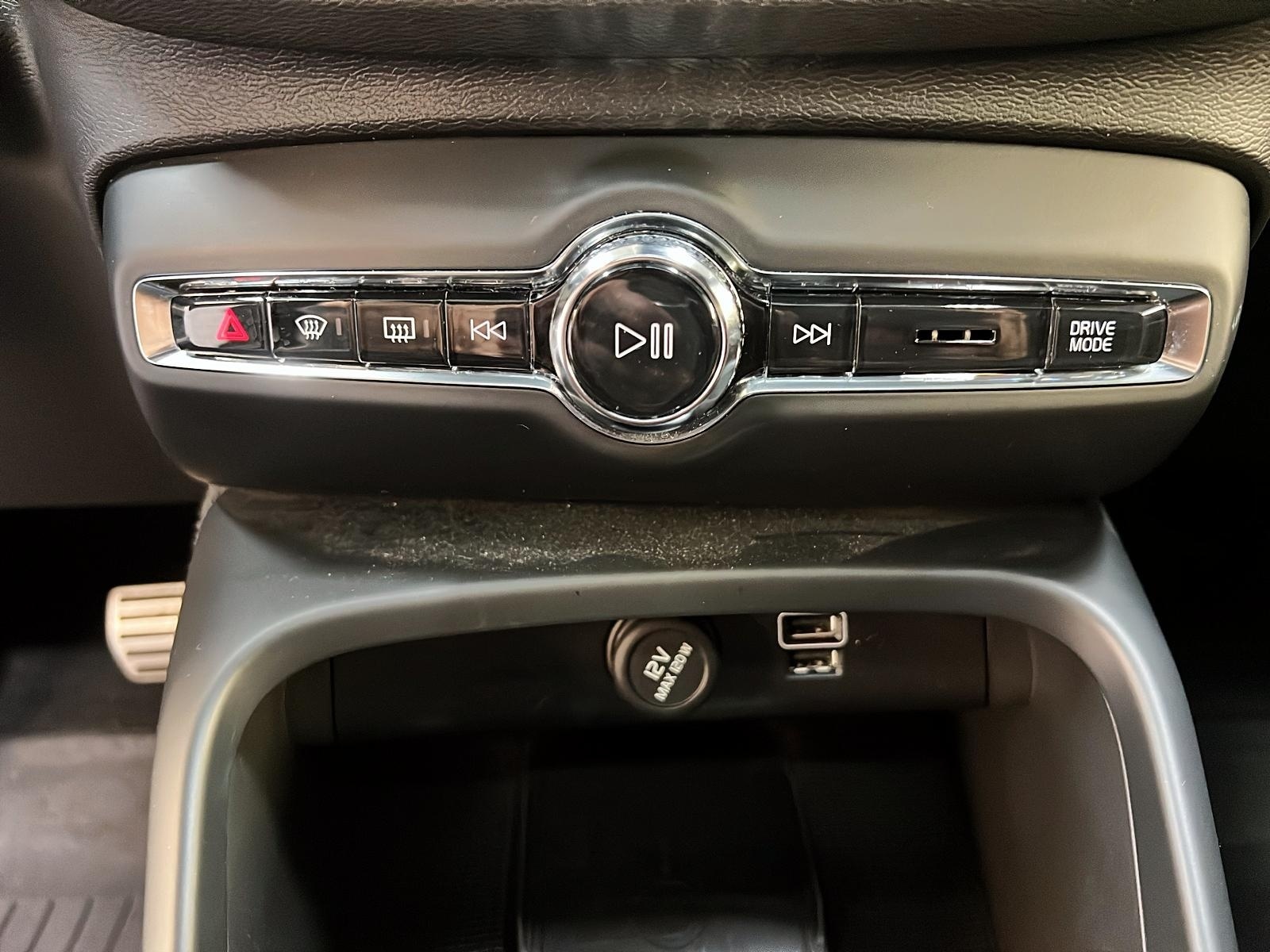 Volvo XC40 T5 R-DESIGN TOIT PANO NAV 2022 - image #16